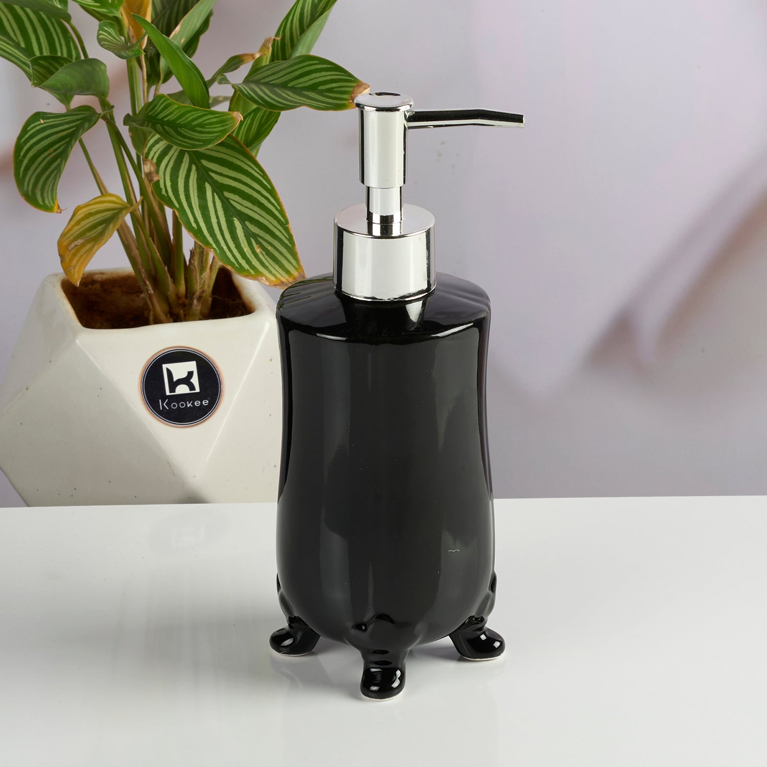 Ceramic Soap Dispenser for handwash for Bathroom, Black, (Set of 1) 