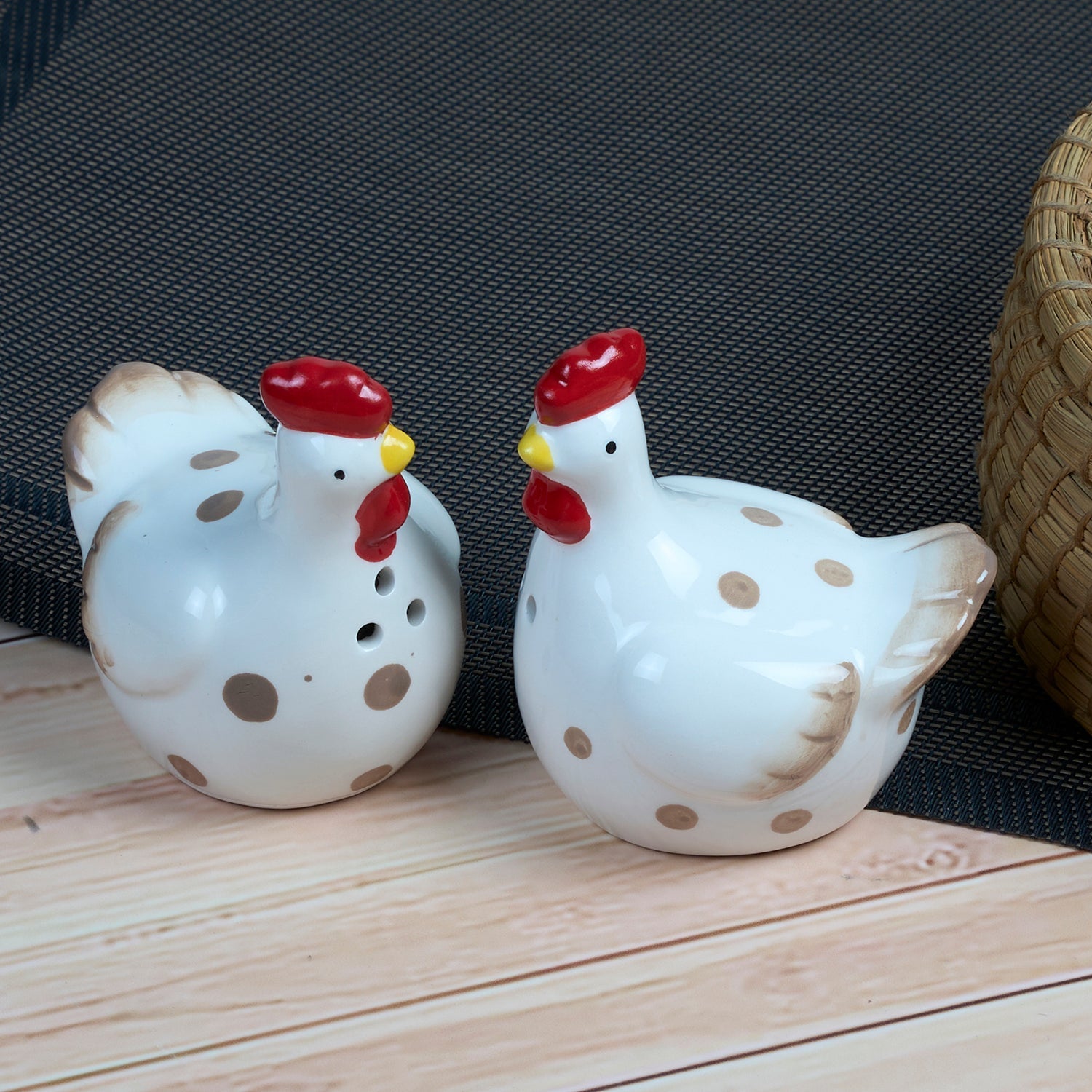 Ceramic Salt Pepper Container Set, Hen (11577)