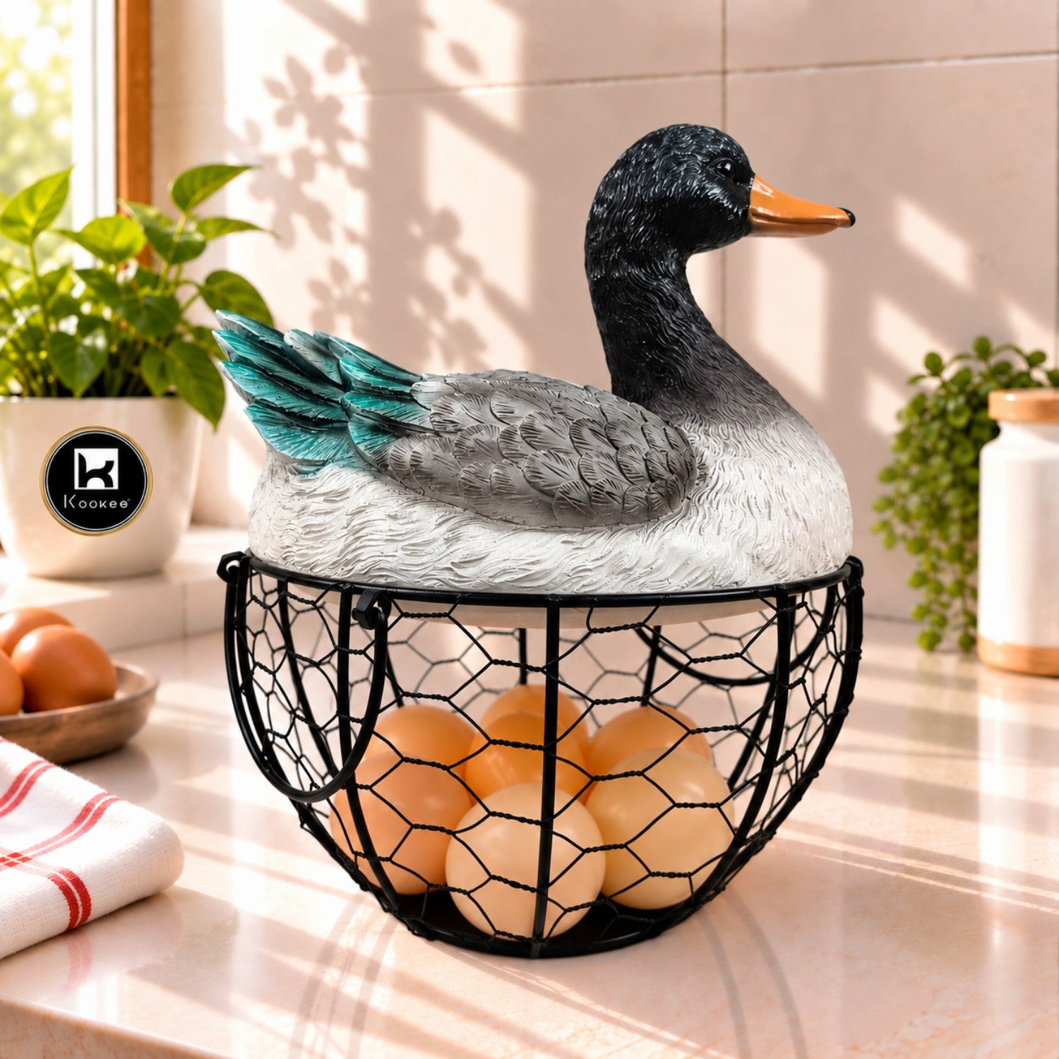 Kookee Wire Mesh Egg Basket with Polyresin Duck Lid for Kitchen