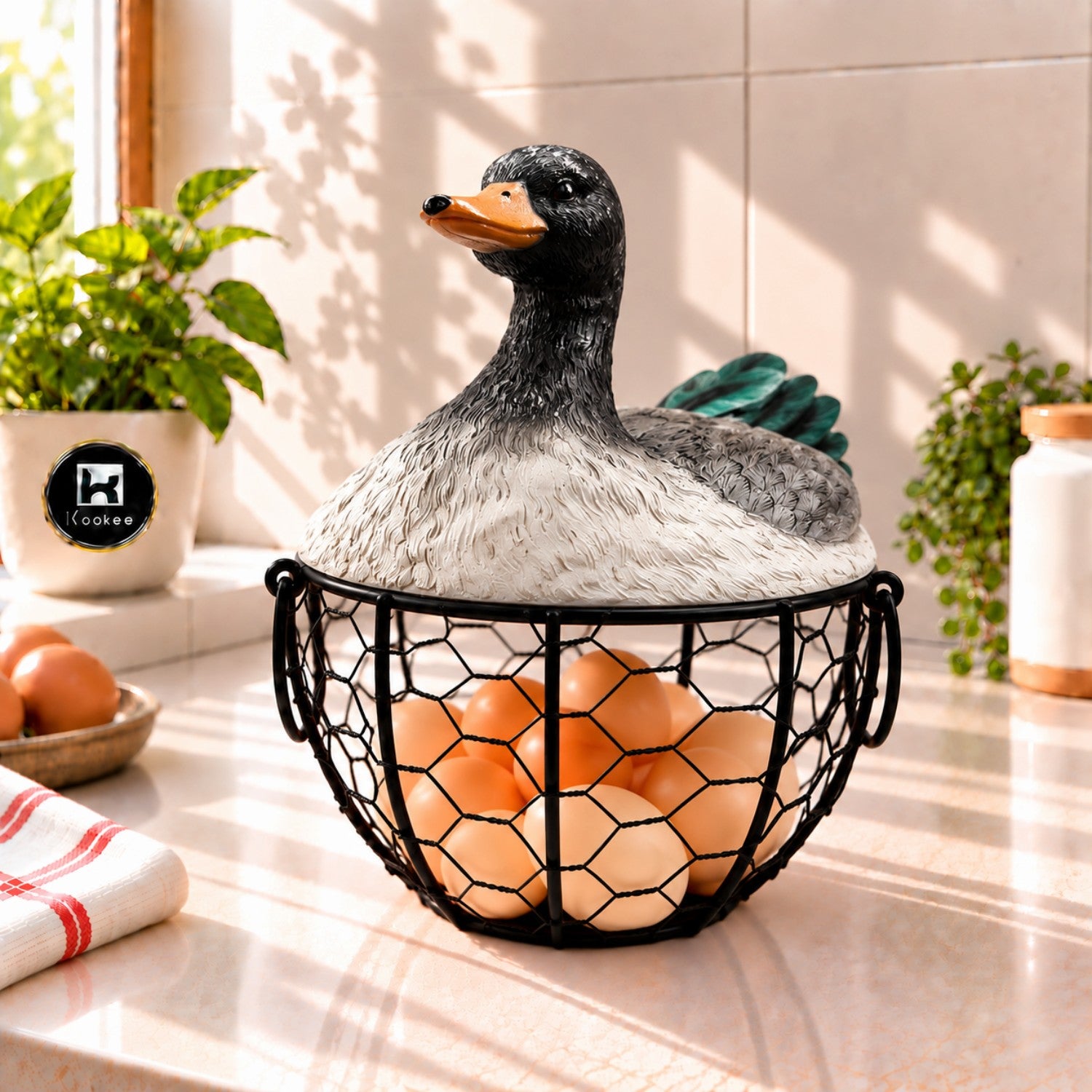 Kookee Wire Mesh Egg Basket with Polyresin Duck Lid for Kitchen