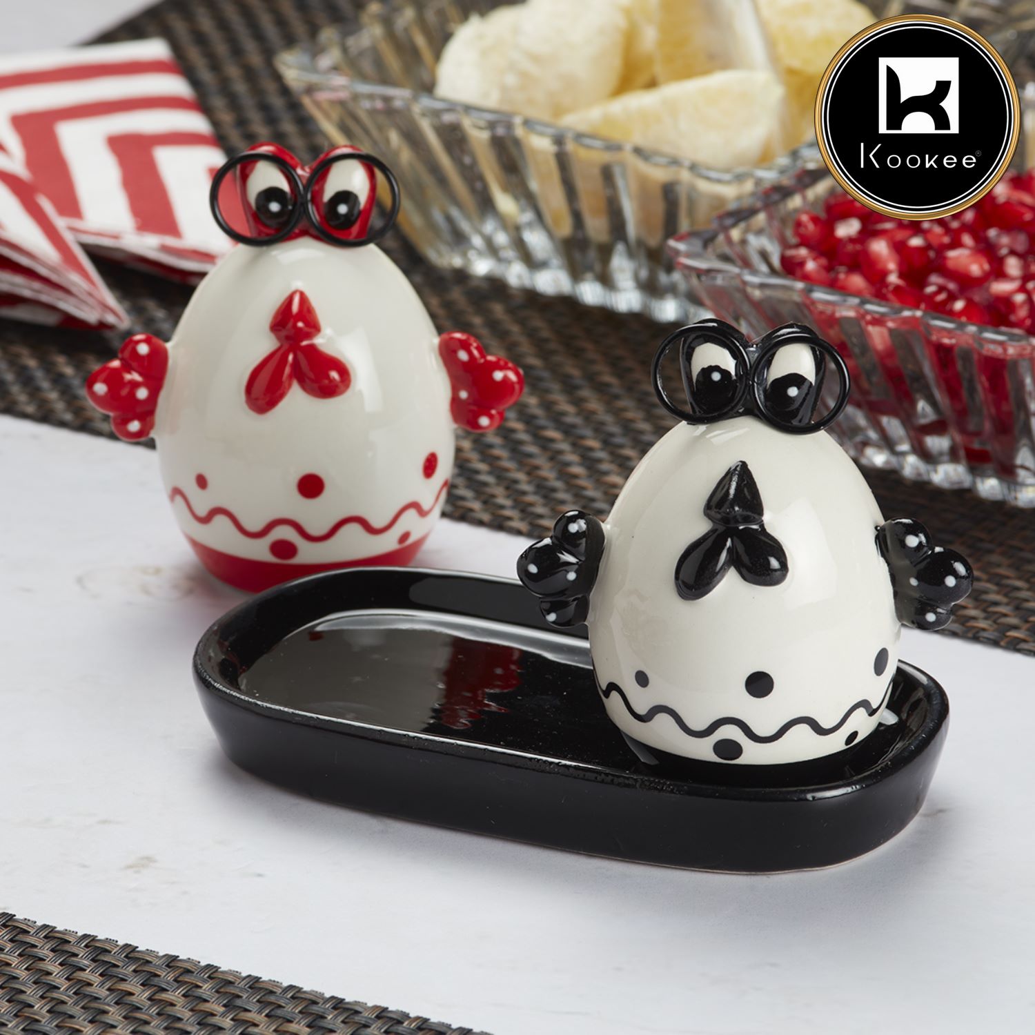 Kookee Ceramic Salt and Pepper Set with tray, Egg Design, Black Red (8571)