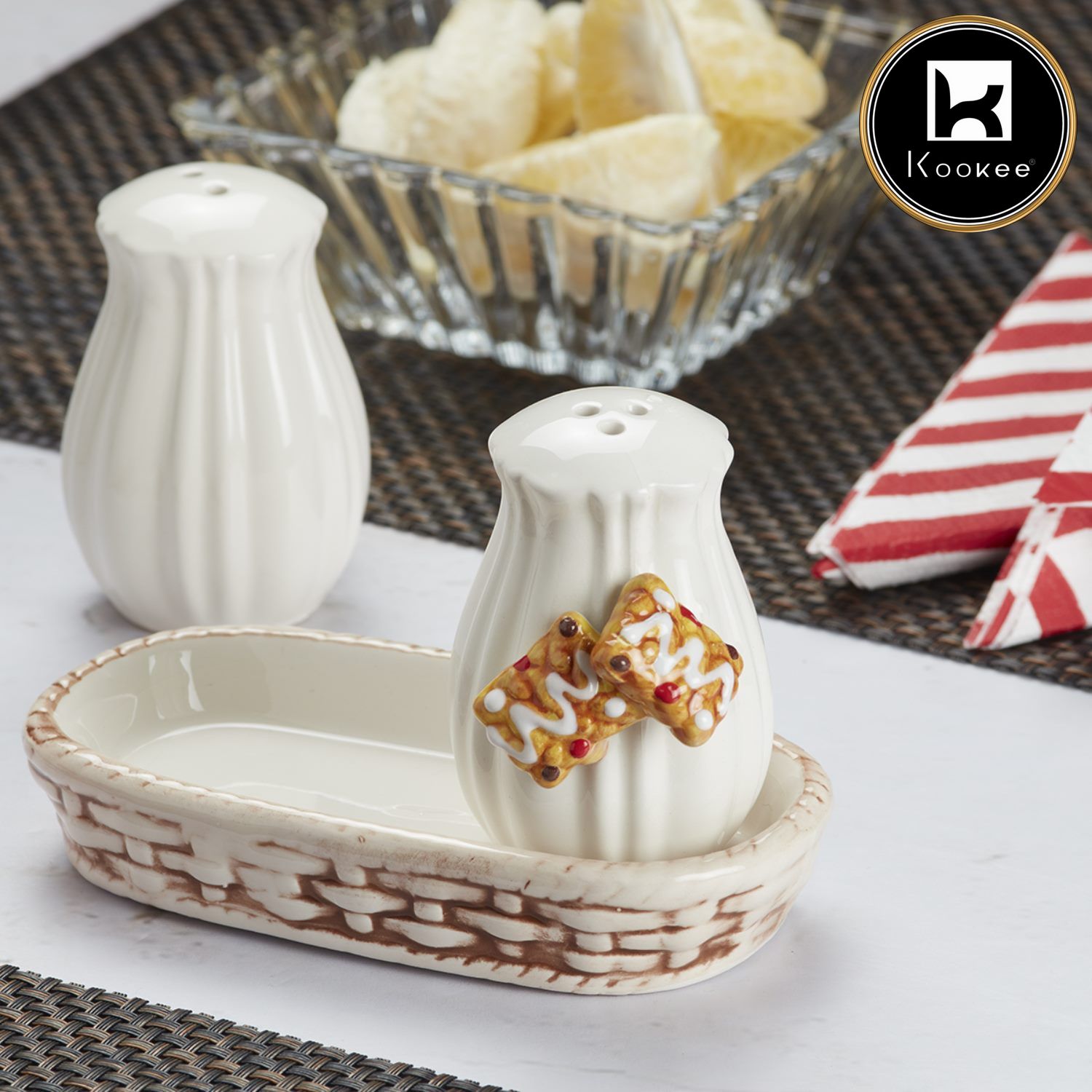 Ceramic Salt and Pepper Set with tray, Cup Cake Design, White (8573)