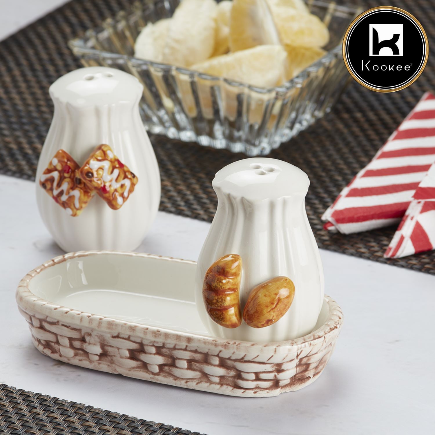 Ceramic Salt and Pepper Set with tray, Cookies Design, White (8574)