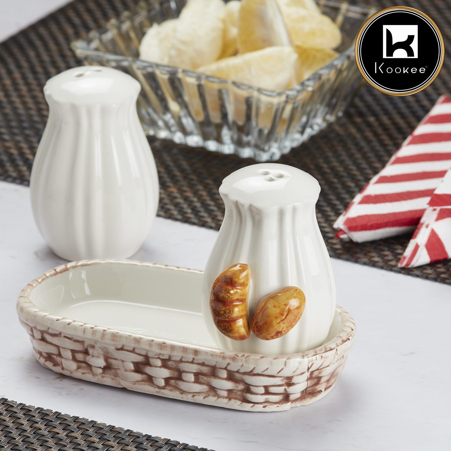 Ceramic Salt and Pepper Set with tray, Cookies Design, White (8574)