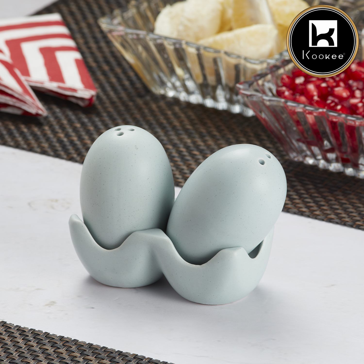 Ceramic Salt and Pepper Set with tray, Egg Design, Pink (8582)