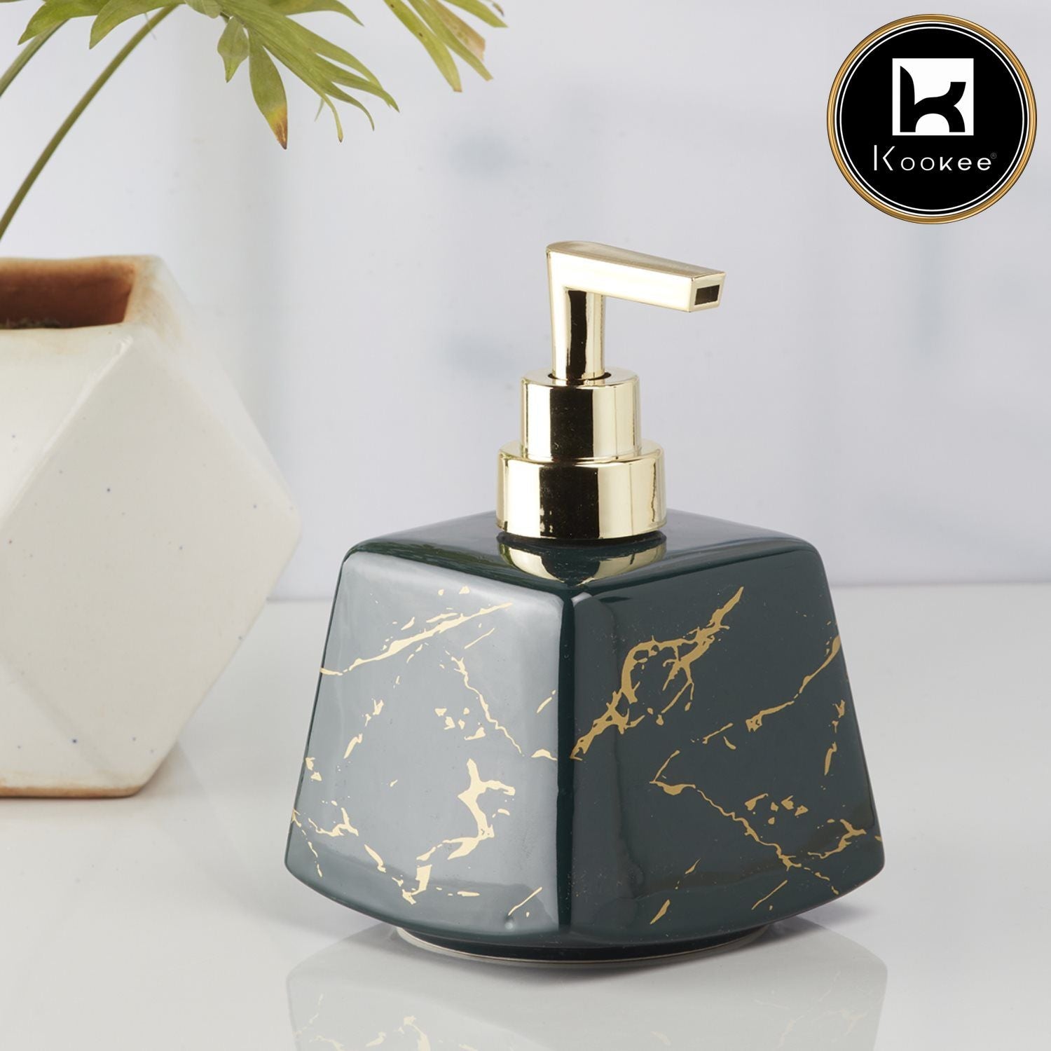 Ceramic Soap Dispenser for handwash, Black/Gold, (Set of 1) (10153)