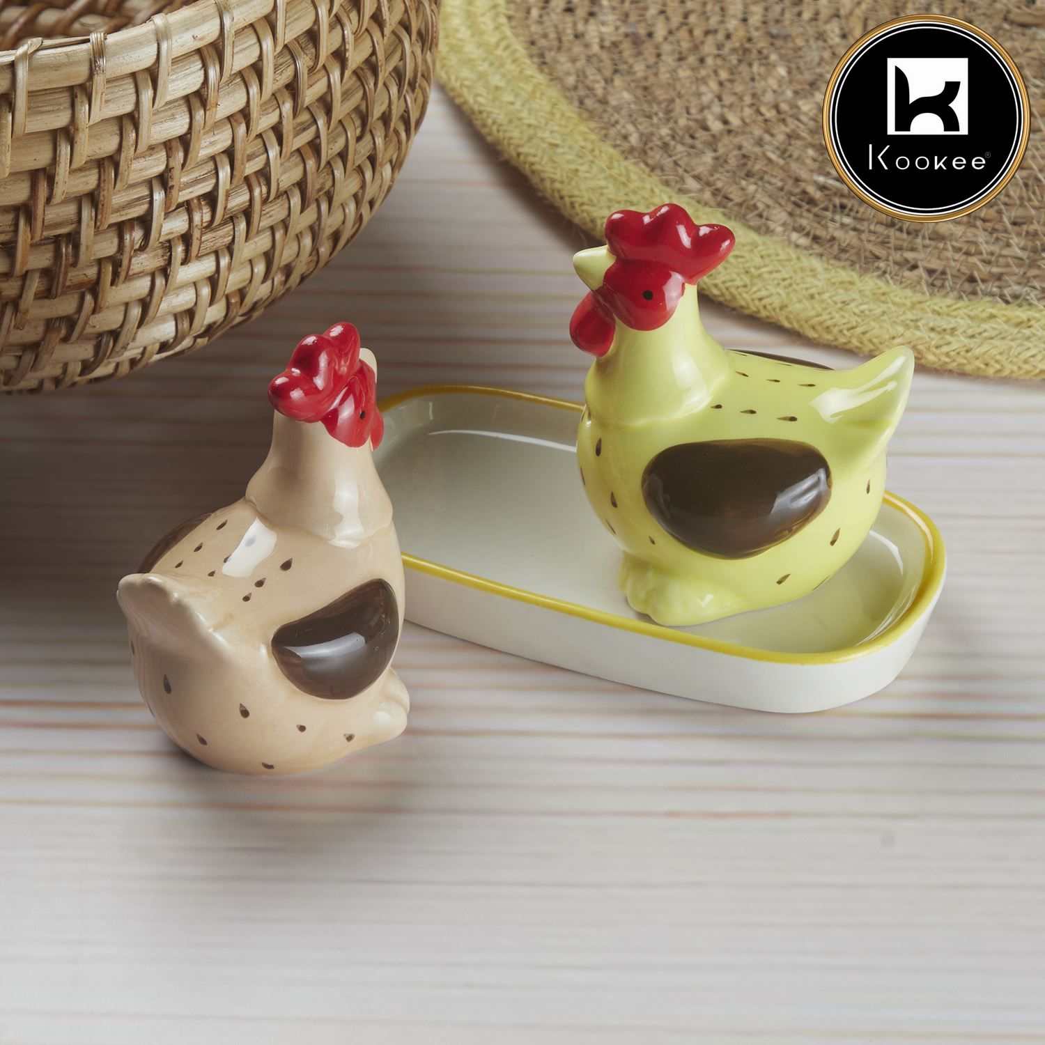 Ceramic Salt and Pepper Set with tray, Hen Design (10282)