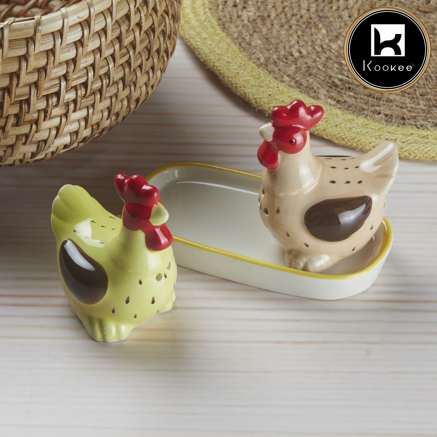 Kookee Ceramic Salt and Pepper Set with tray, Hen Design (10282)