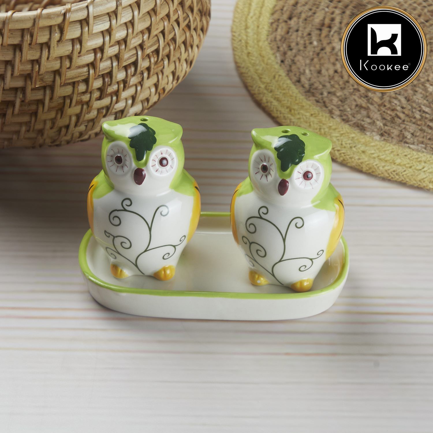 Ceramic Salt and Pepper Set with tray, Owl Design, Green (10286)