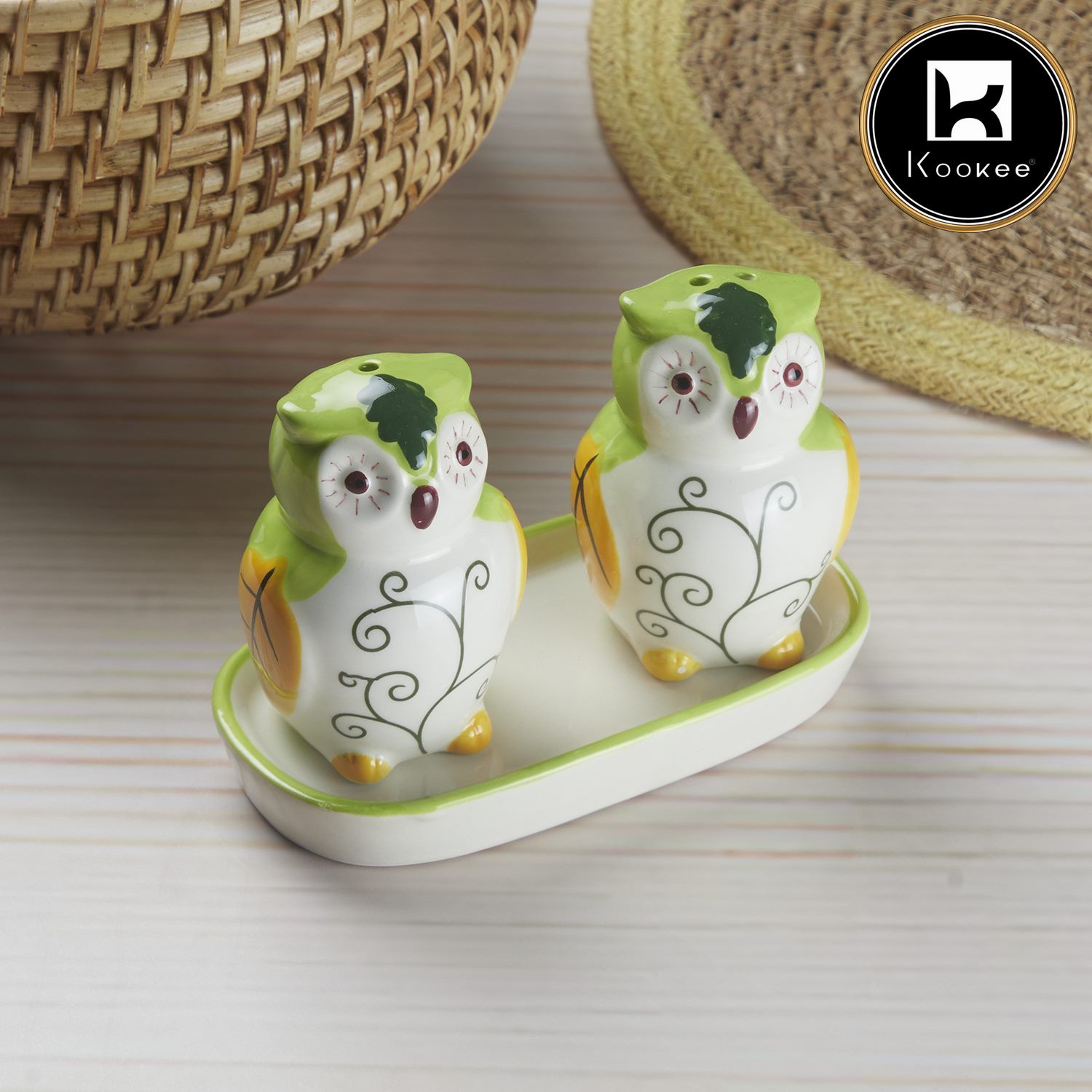 Ceramic Salt and Pepper Set with tray, Owl Design, Green (10286)