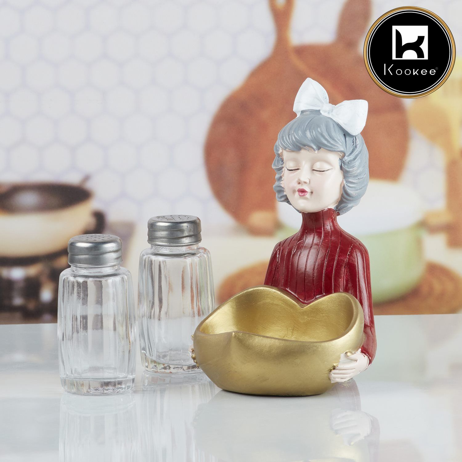 Kookee Polyresin Modern Girl Salt and Pepper Shakers Set holder (10356)