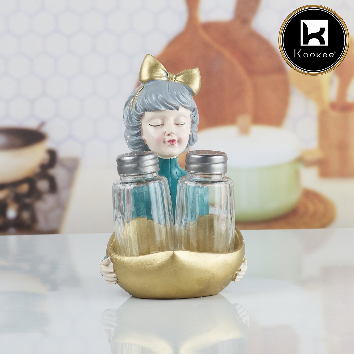 Polyresin Modern Girl Salt and Pepper Shakers Set holder (10357)