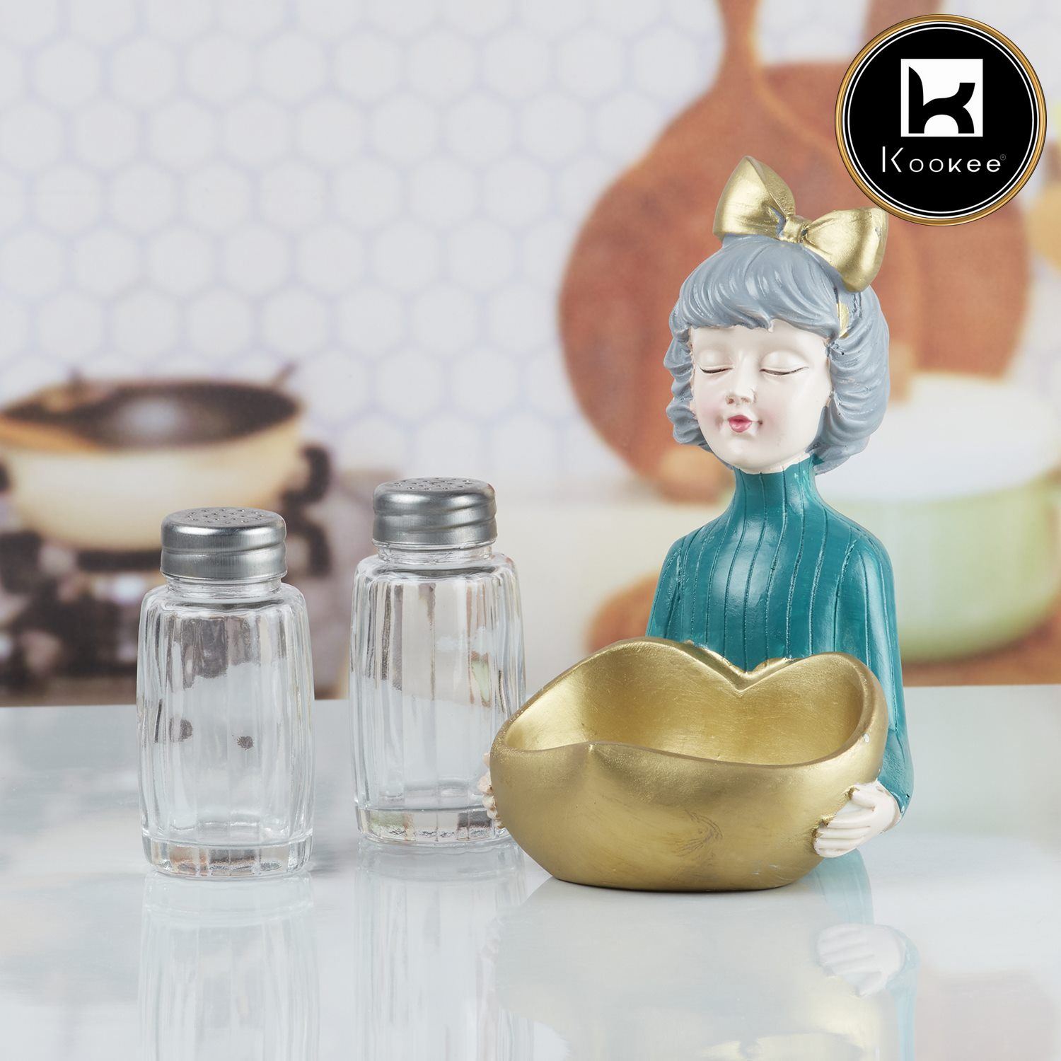 Kookee Polyresin Modern Girl Salt and Pepper Shakers Set holder (10357)