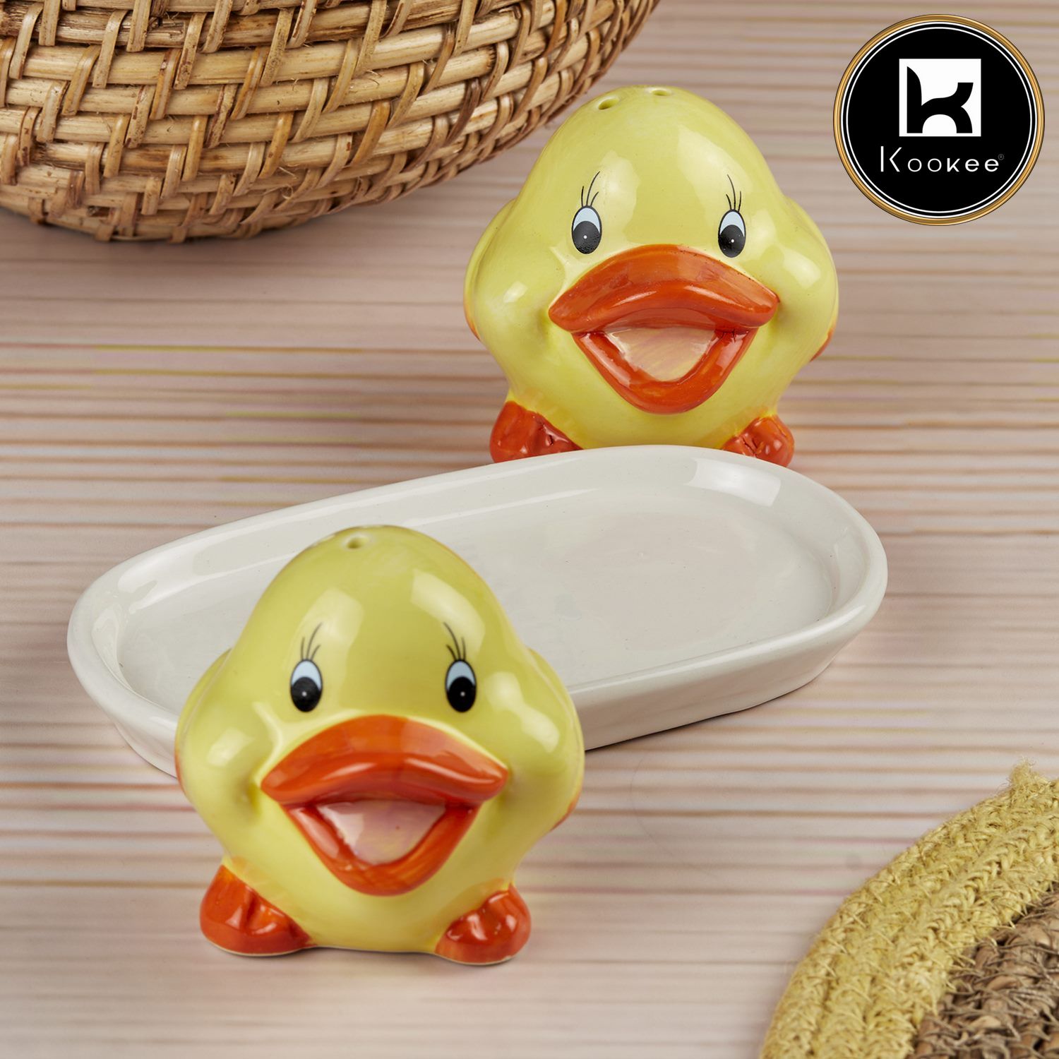 Ceramic Salt and Pepper Shakers Set with tray for Dining Table (V-SALT-009-1)