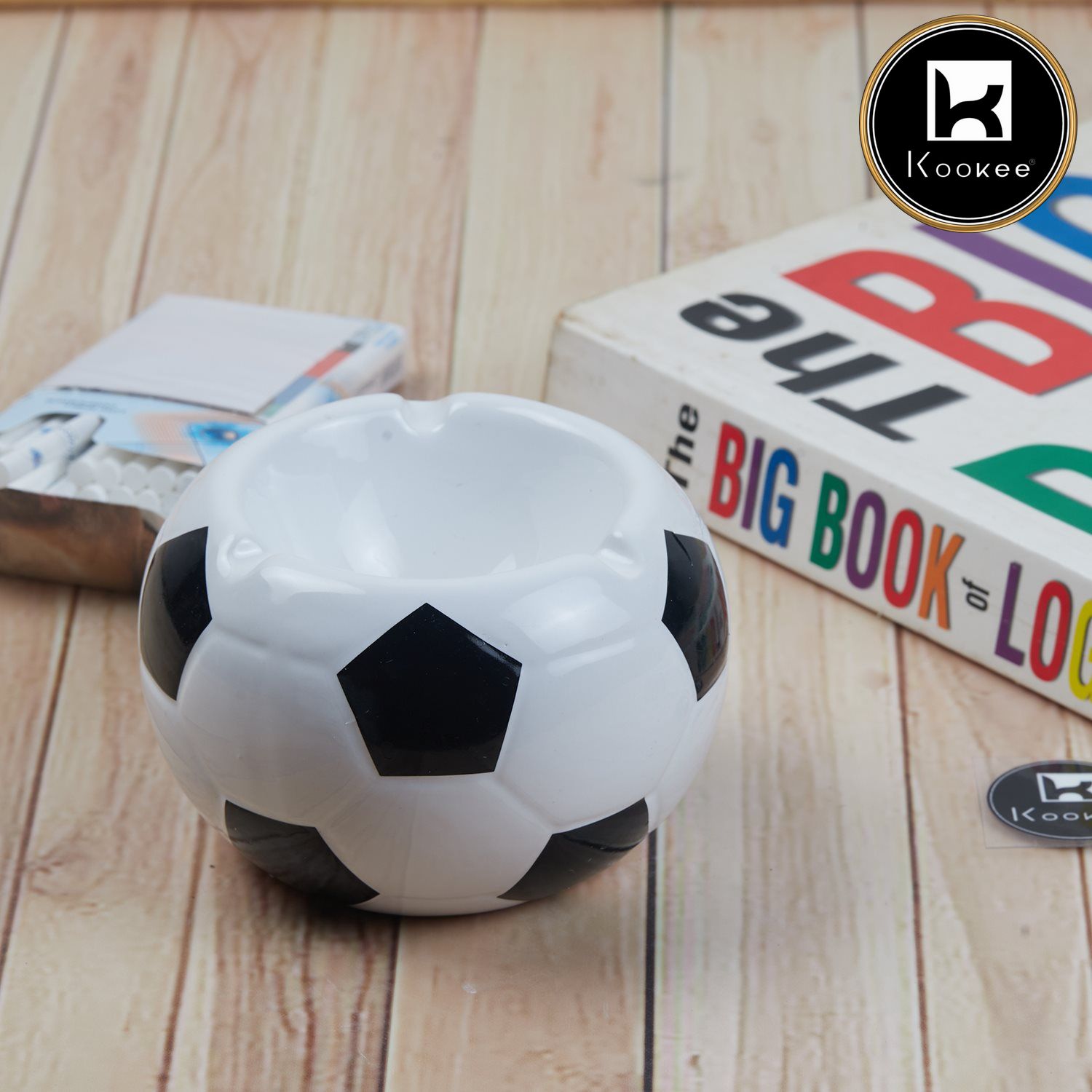 Groovy Ceramic Ashtray for Home & Office, White (11350)