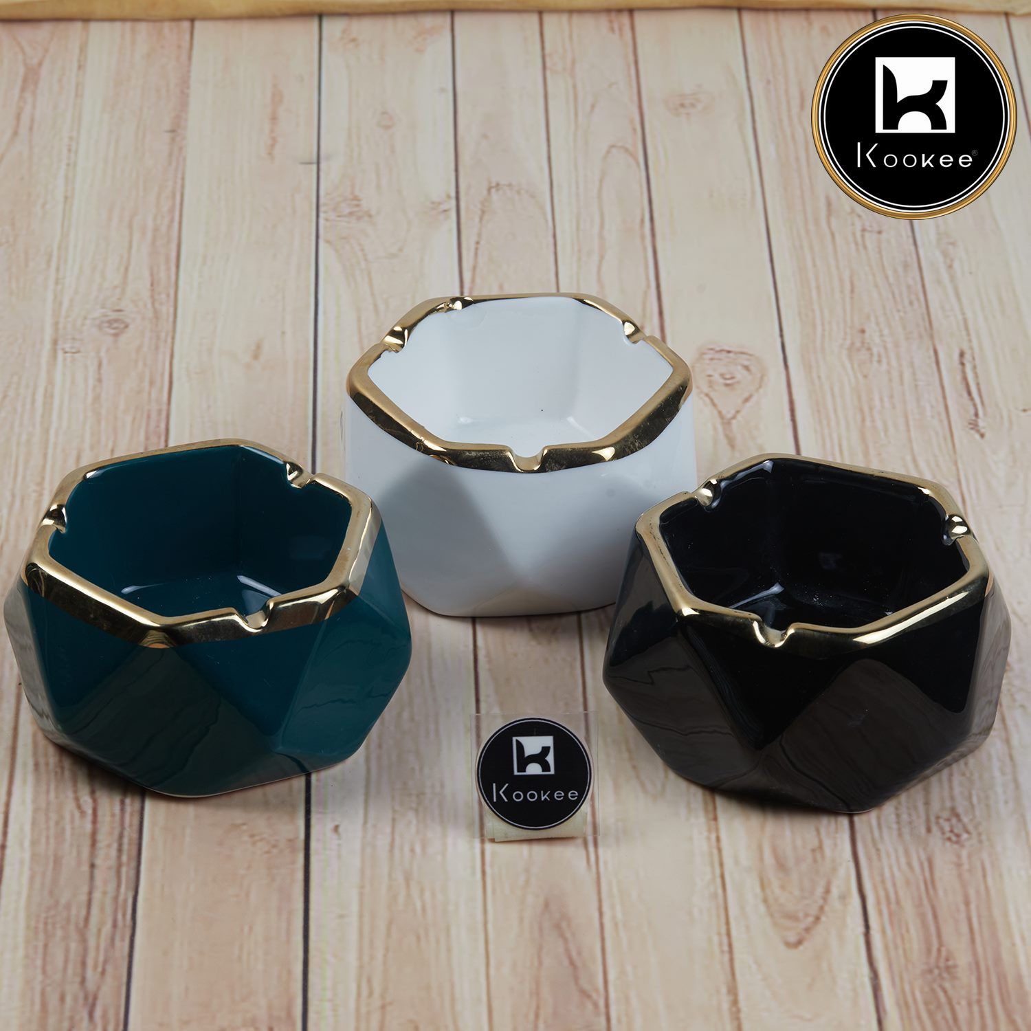 Groovy Ceramic Ashtray for Home & Office, Black (V-ASH-002-1)