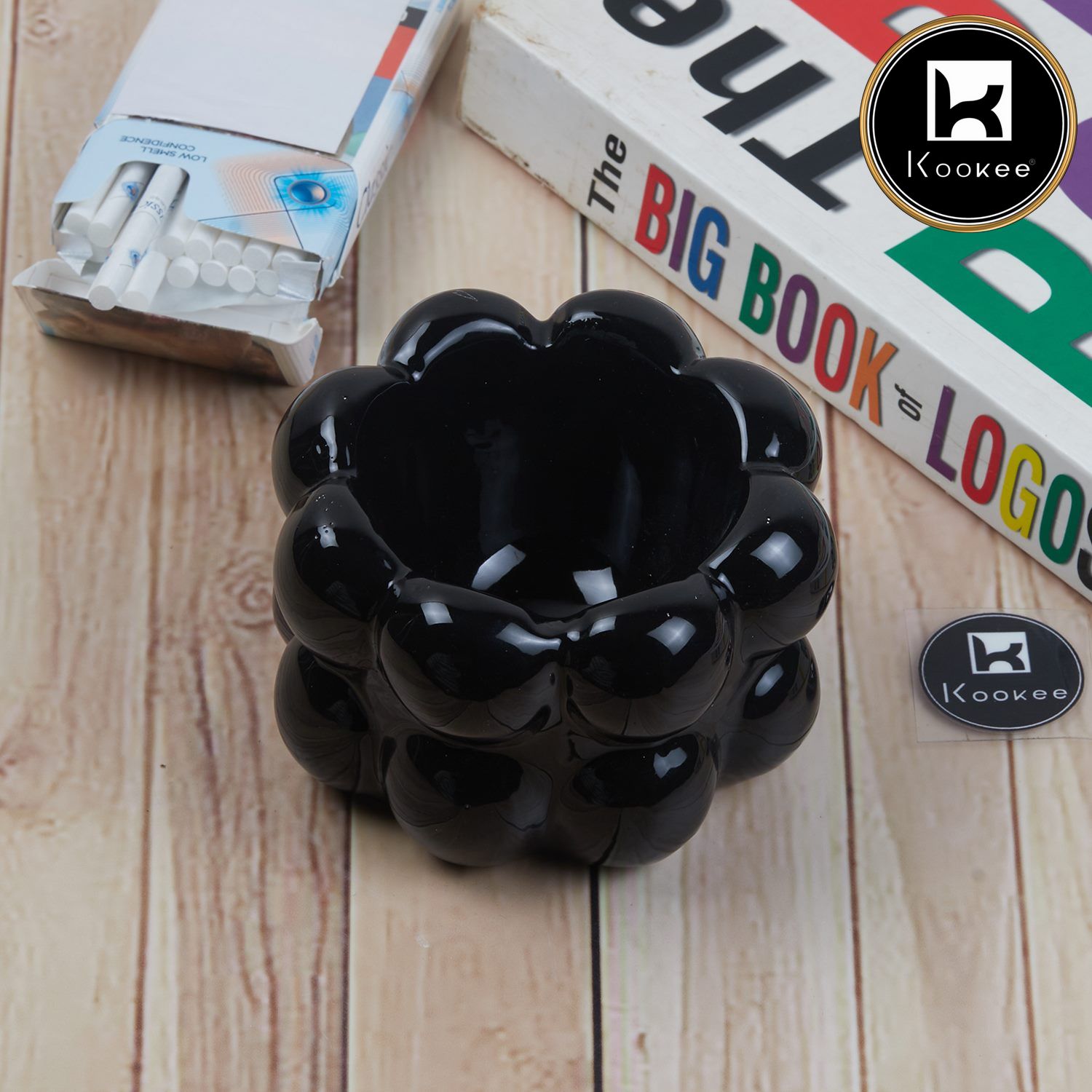 Groovy Ceramic Ashtray for Home & Office, Black (10377)