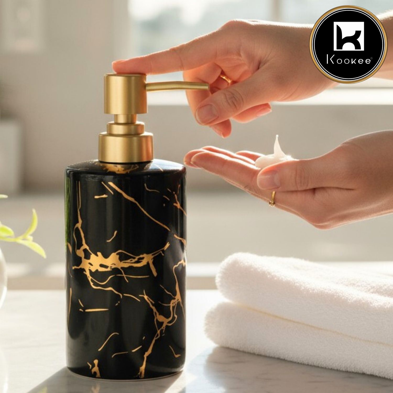 Ceramic Soap Dispenser for handwash for Bathroom, Black, (Set of 1) (12232)