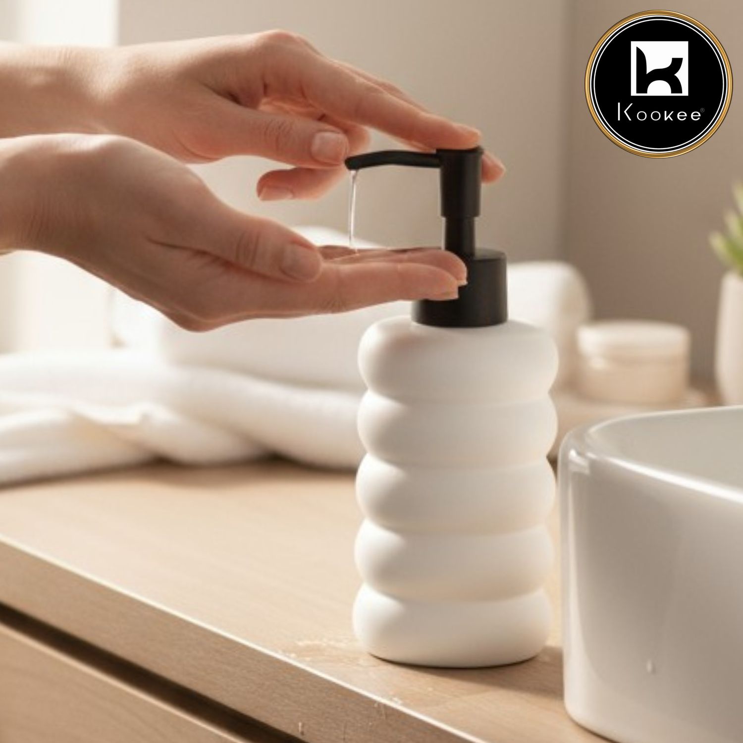 Ceramic Soap Dispenser for handwash for Bathroom, White, (Set of 1) (12237)