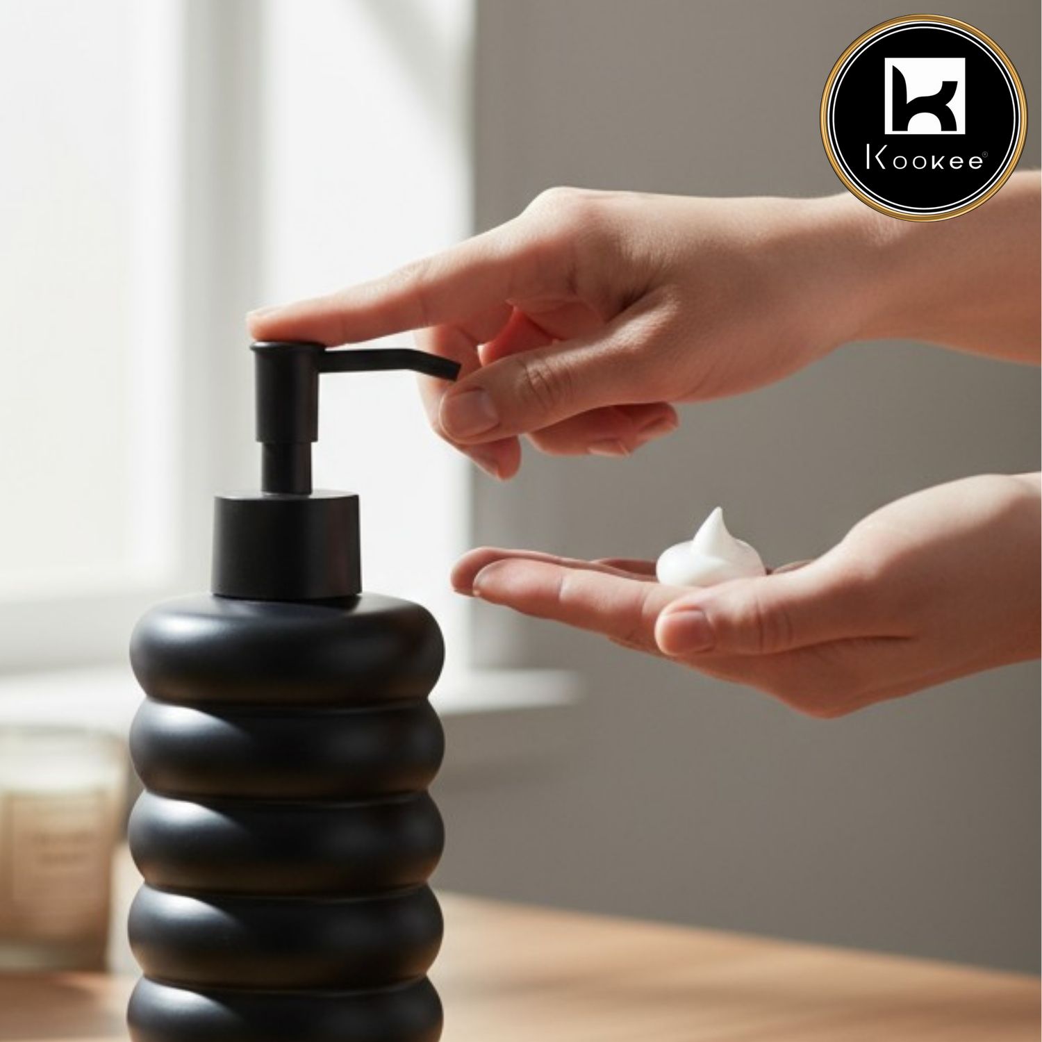 Ceramic Soap Dispenser for handwash for Bathroom, Black, (Set of 1) (12238)