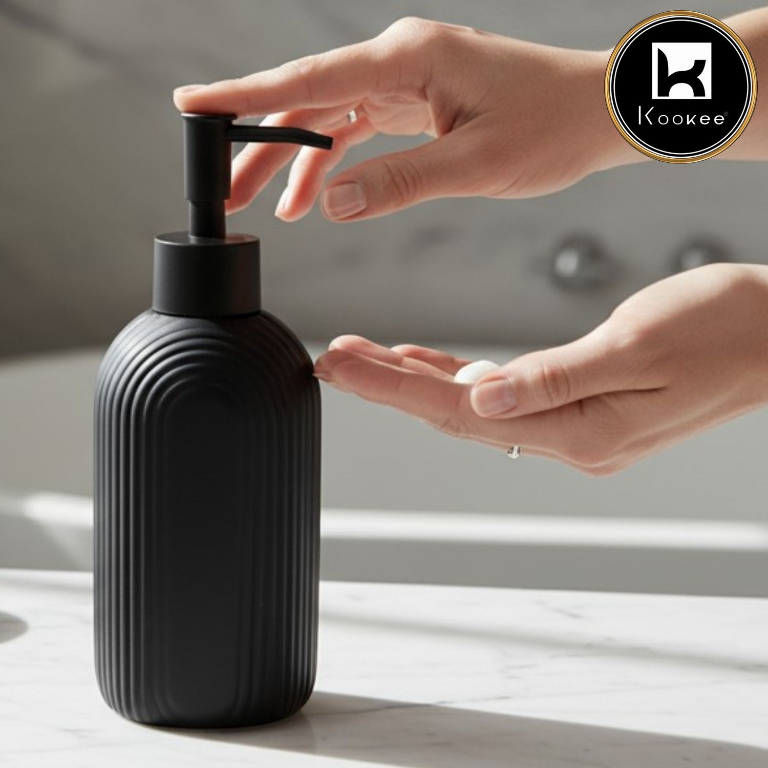 Ceramic Soap Dispenser for handwash for Bathroom, Black, (Set of 1) (12240)