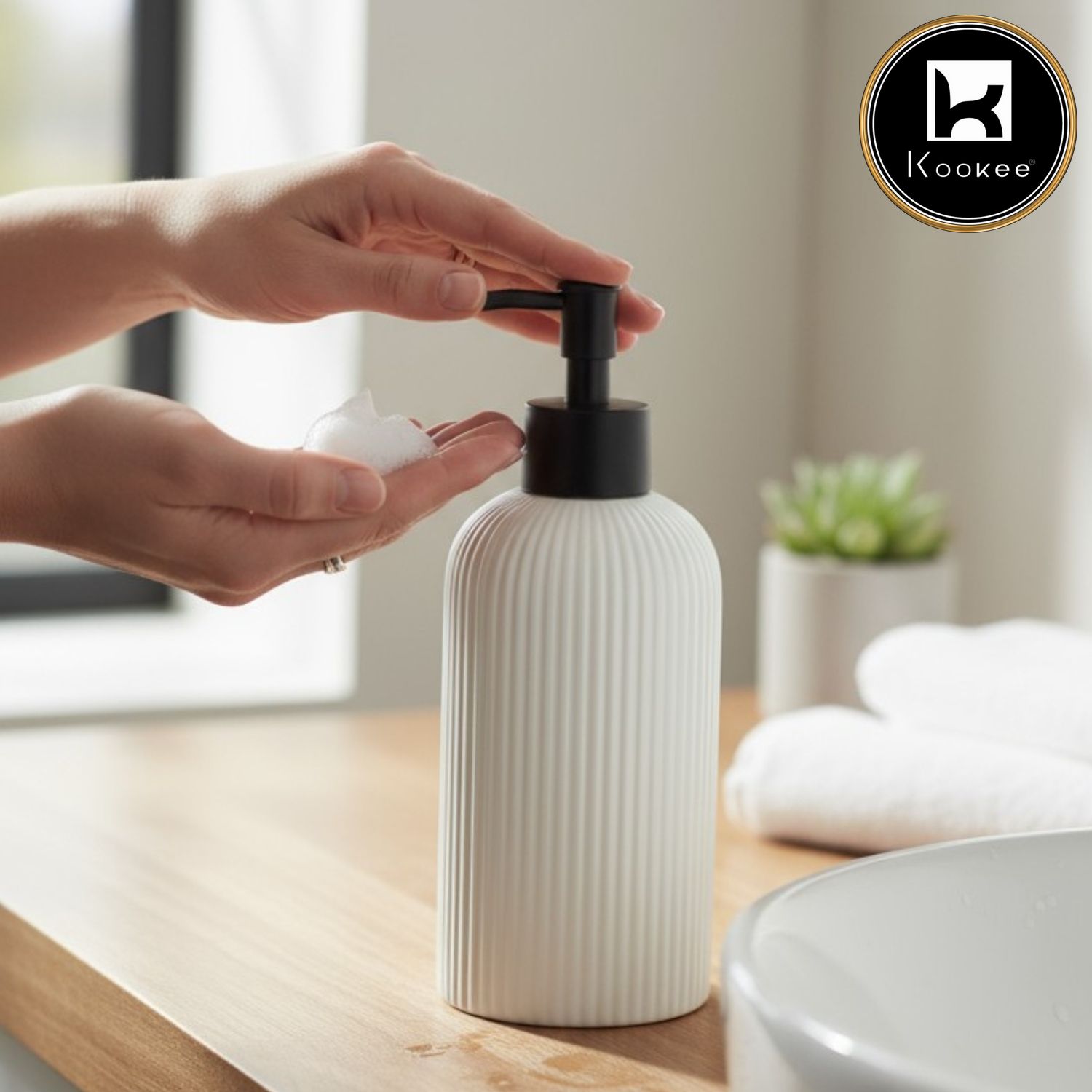 Ceramic Soap Dispenser for handwash for Bathroom, White, (Set of 1) (12244)