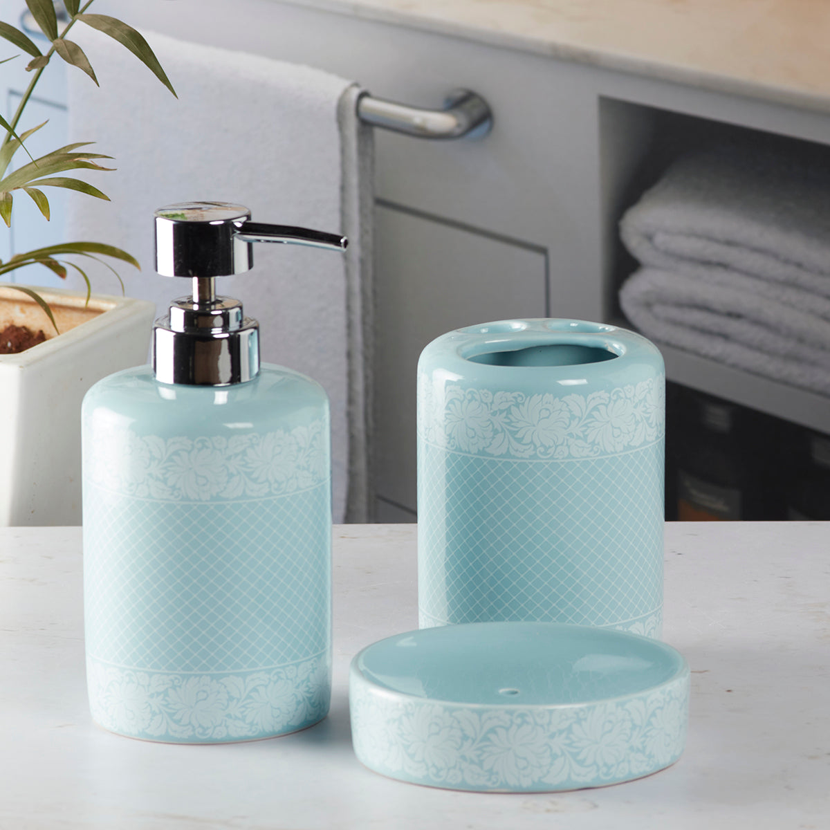 Ceramic Bathroom Accessories Set of 3 Bath Set with Soap Dispenser (5764)