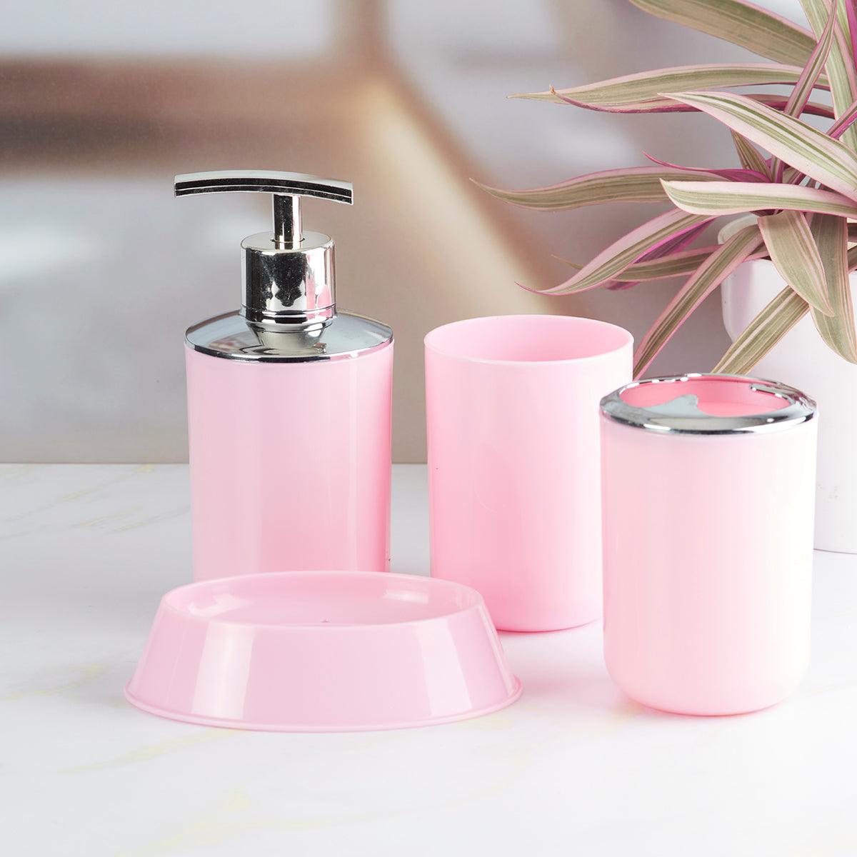 Acrylic Bathroom Accessories Set of 4 Bath Set with Soap Dispenser (7395)