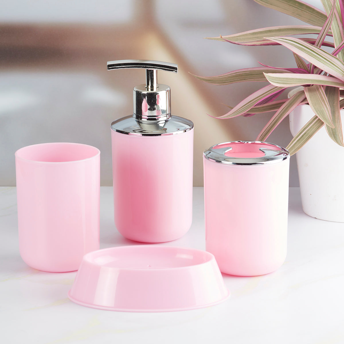 Acrylic Bathroom Accessories Set of 4 Bath Set with Soap Dispenser (7395)