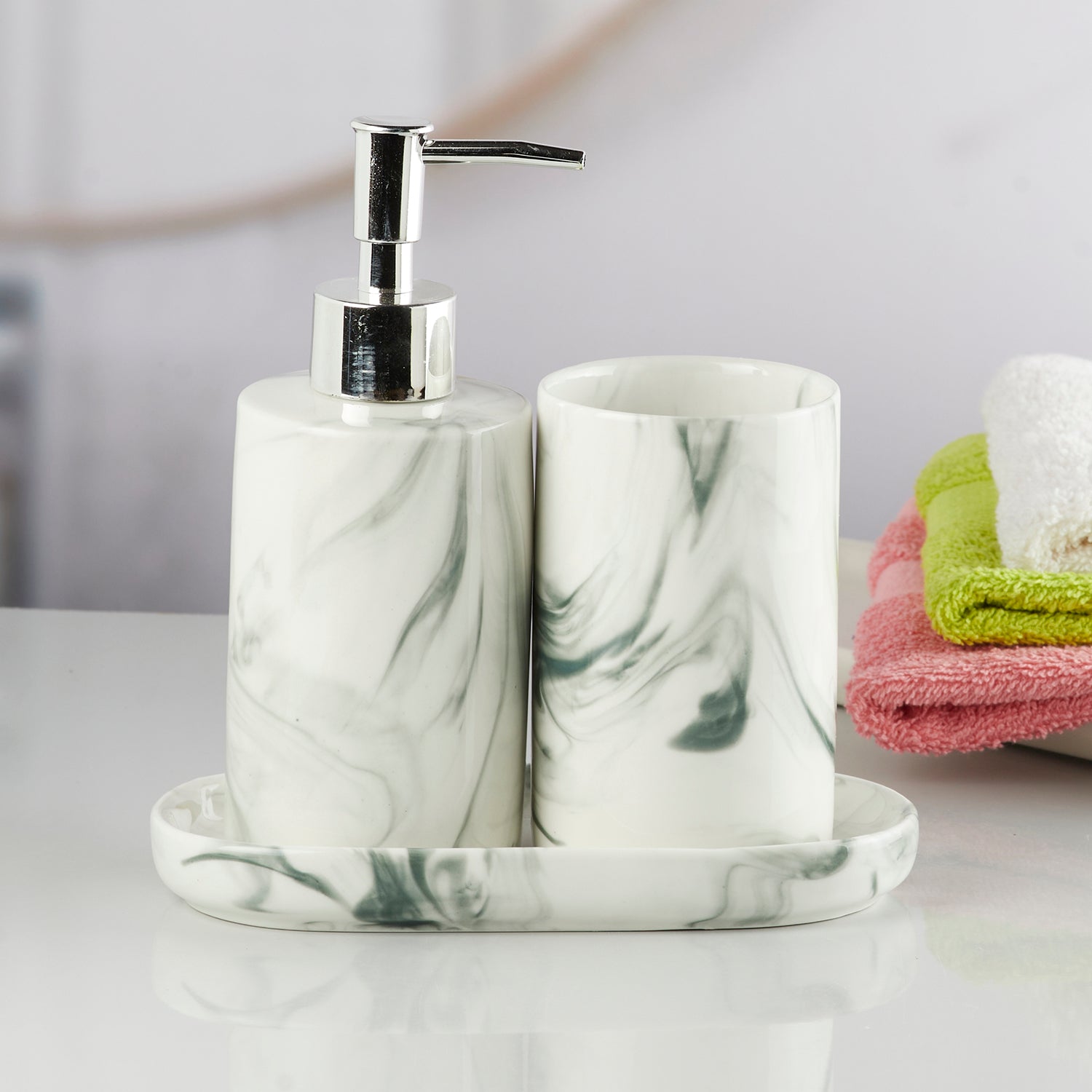 Ceramic Bathroom Accessories Set of 3 Bath Set with Soap Dispenser (7647)