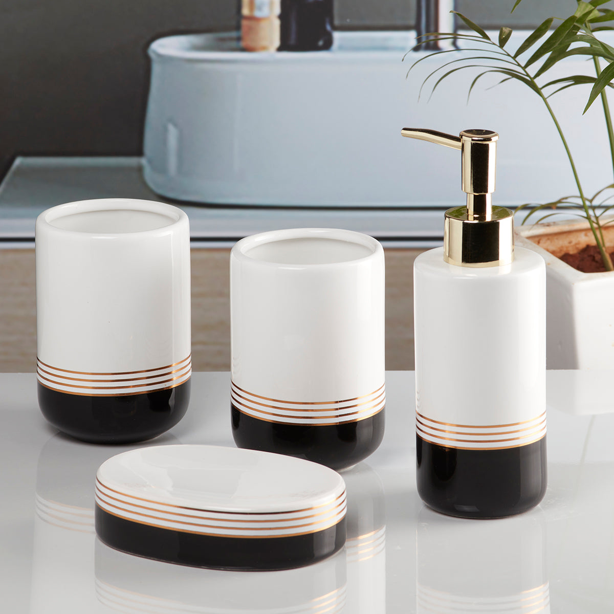 Ceramic Bathroom Accessories Set of 4 Bath Set with Soap Dispenser (7656)