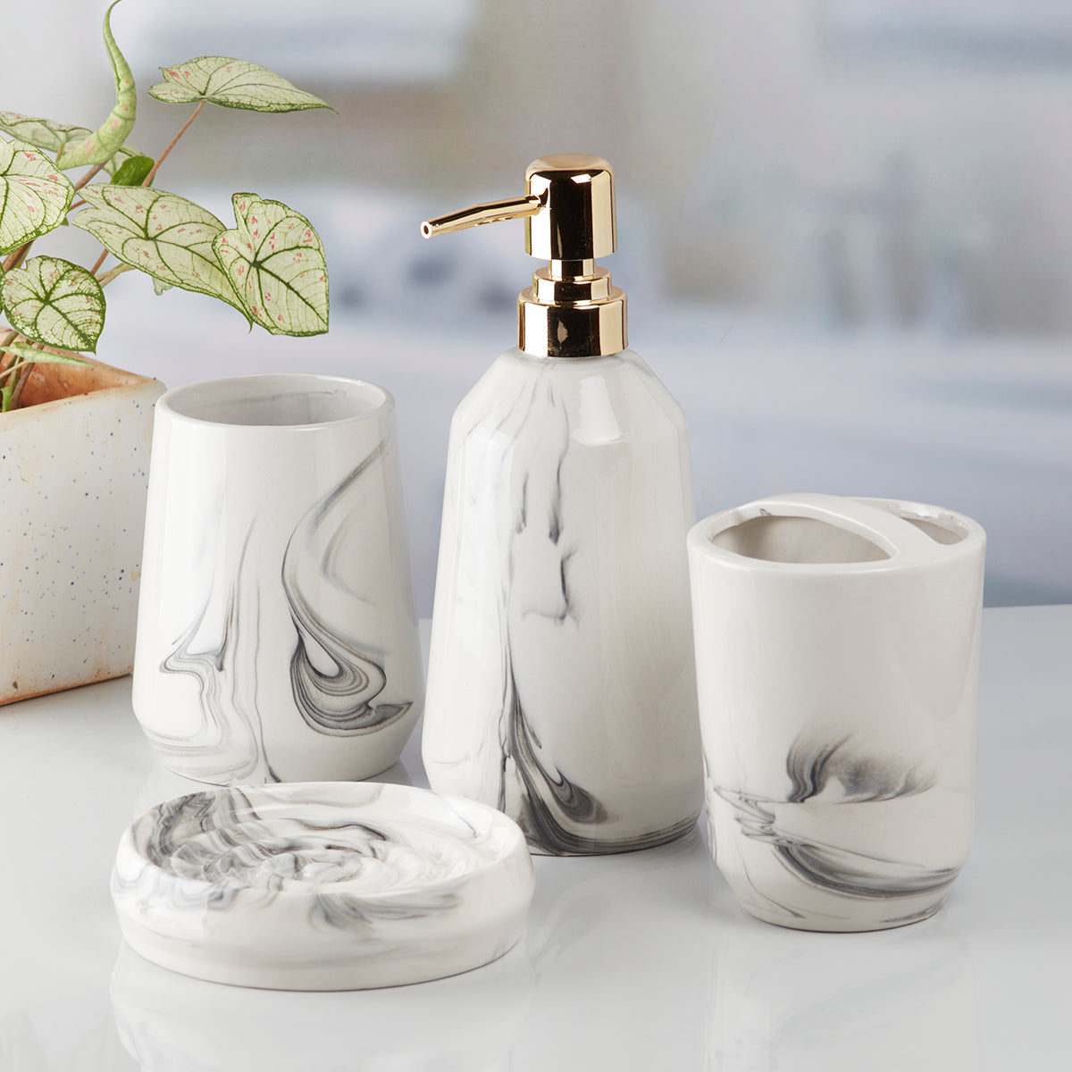 Ceramic Bathroom Accessories Set of 4 Bath Set with Soap Dispenser (7712)