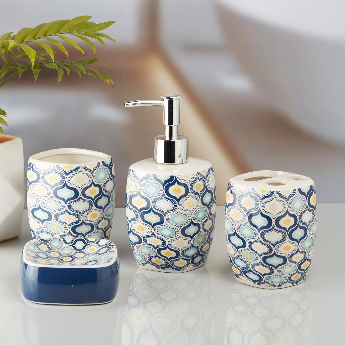 Ceramic Bathroom Accessories Set of 4 Bath Set with Soap Dispenser (8068)