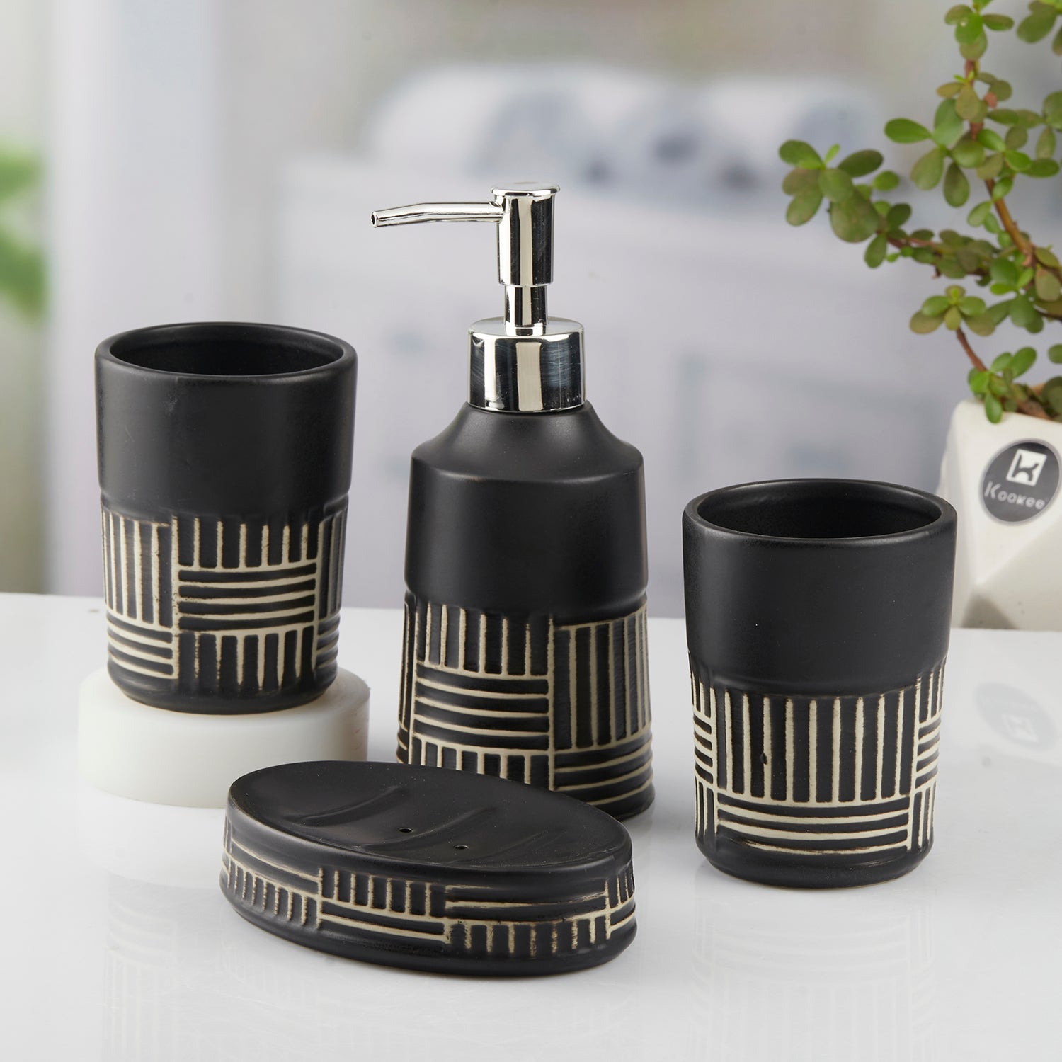 Ceramic Bathroom Accessories Set of 4 Bath Set with Soap Dispenser (8143)