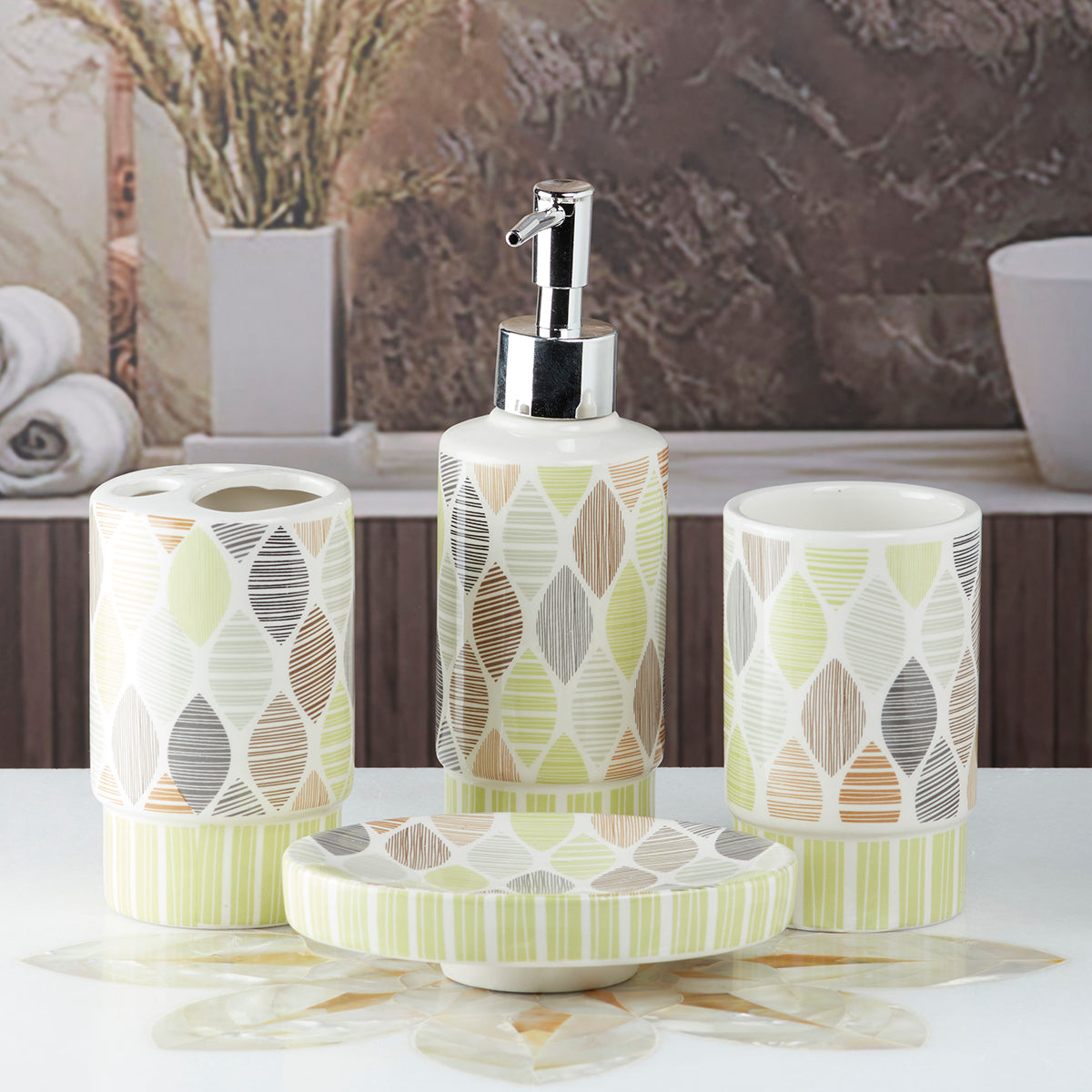Ceramic Bathroom Accessories Set of 4 Bath Set with Soap Dispenser (8220)