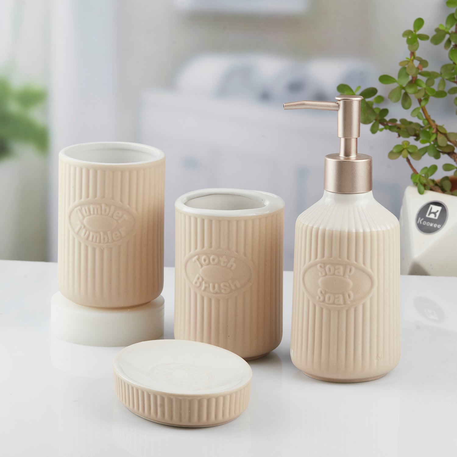 Ceramic Bathroom Accessories Set of 4 Bath Set with Soap Dispenser (8236)