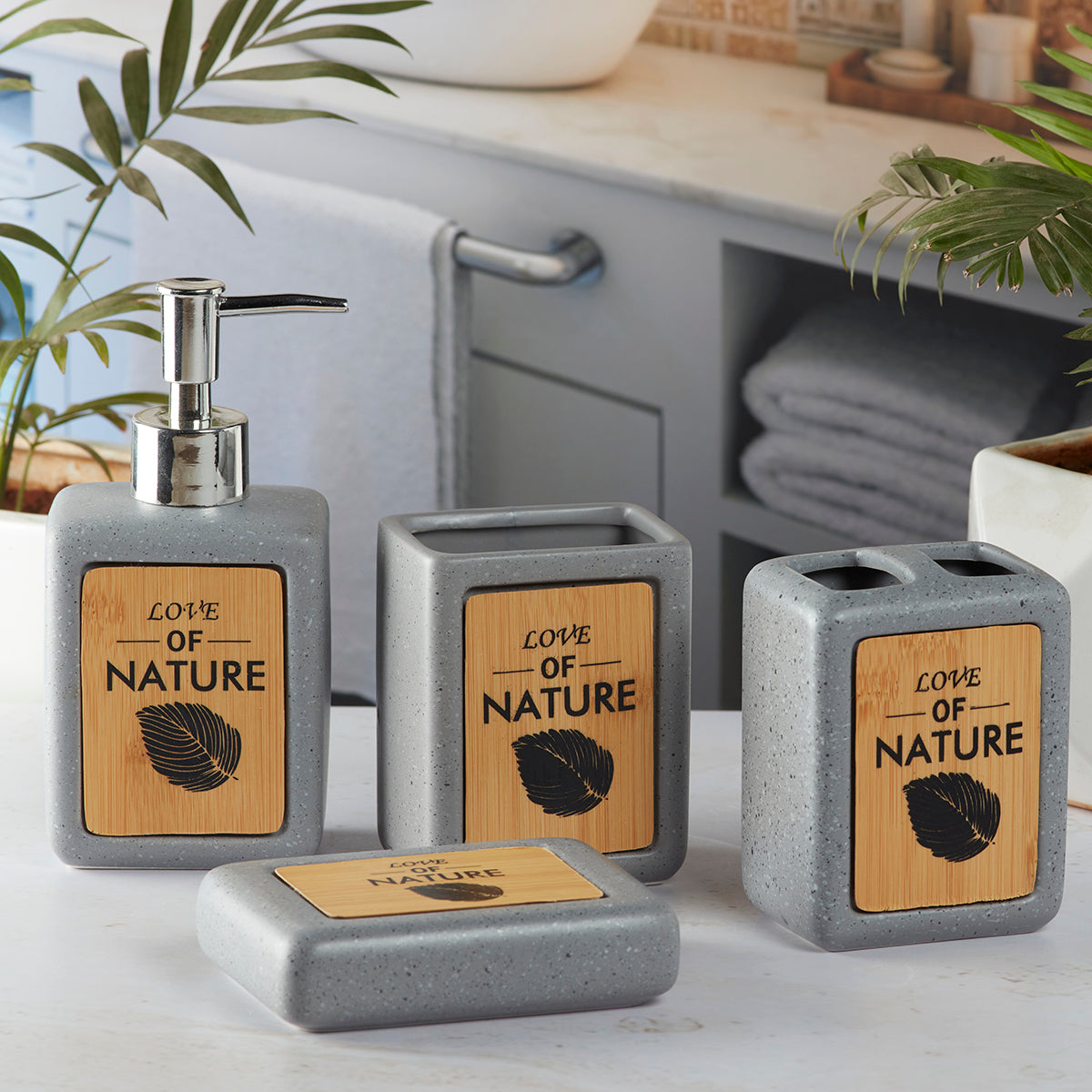 Ceramic Bathroom Accessories Set of 4 Bath Set with Soap Dispenser (8241)