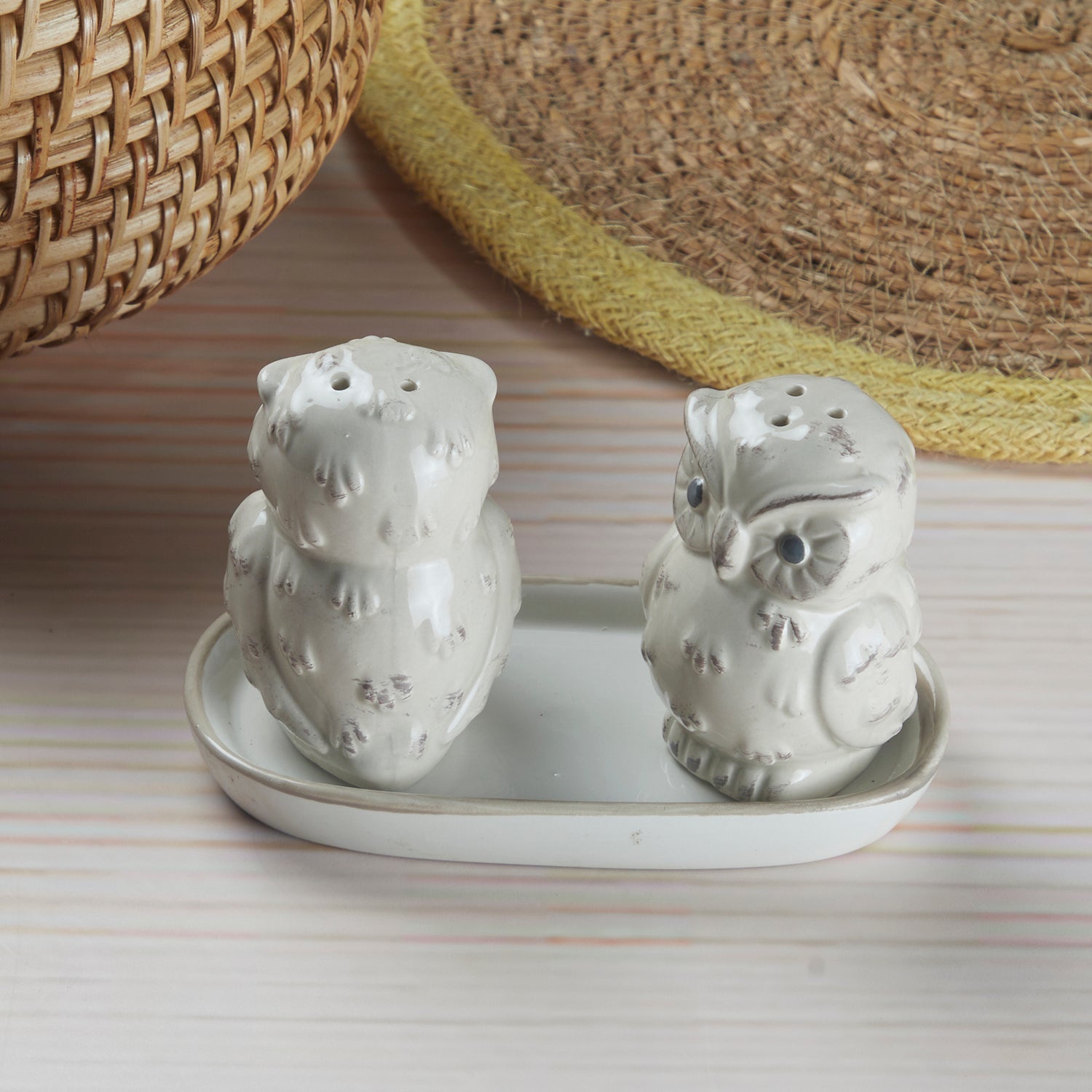 Ceramic Salt and Pepper Set with tray, Owl Design, Light Brown