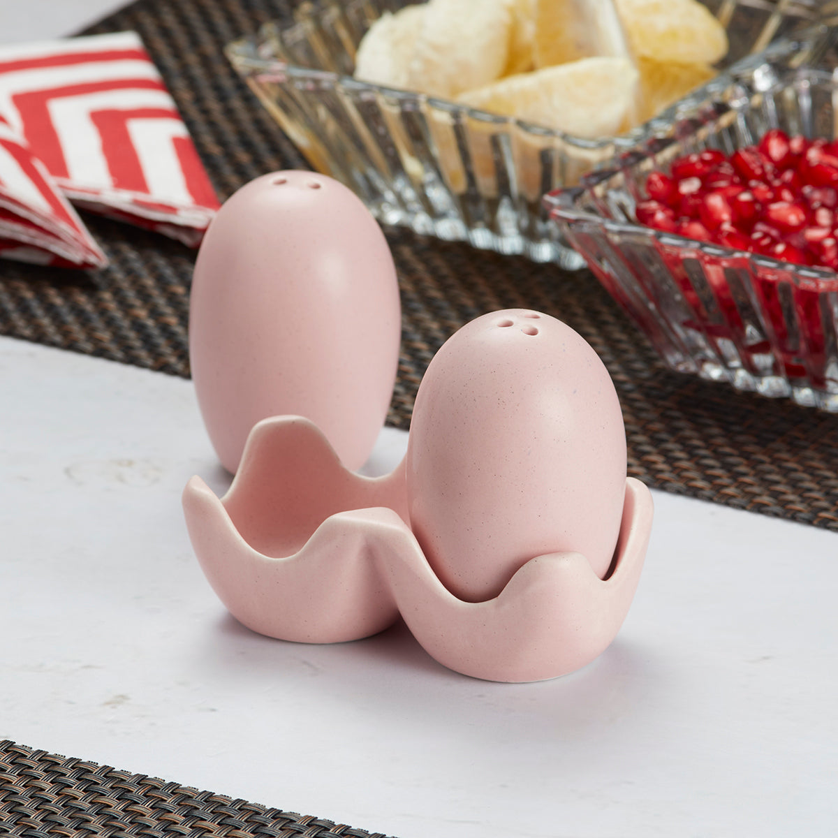 Ceramic Salt and Pepper Set with tray, Egg Design, Pink (8579)