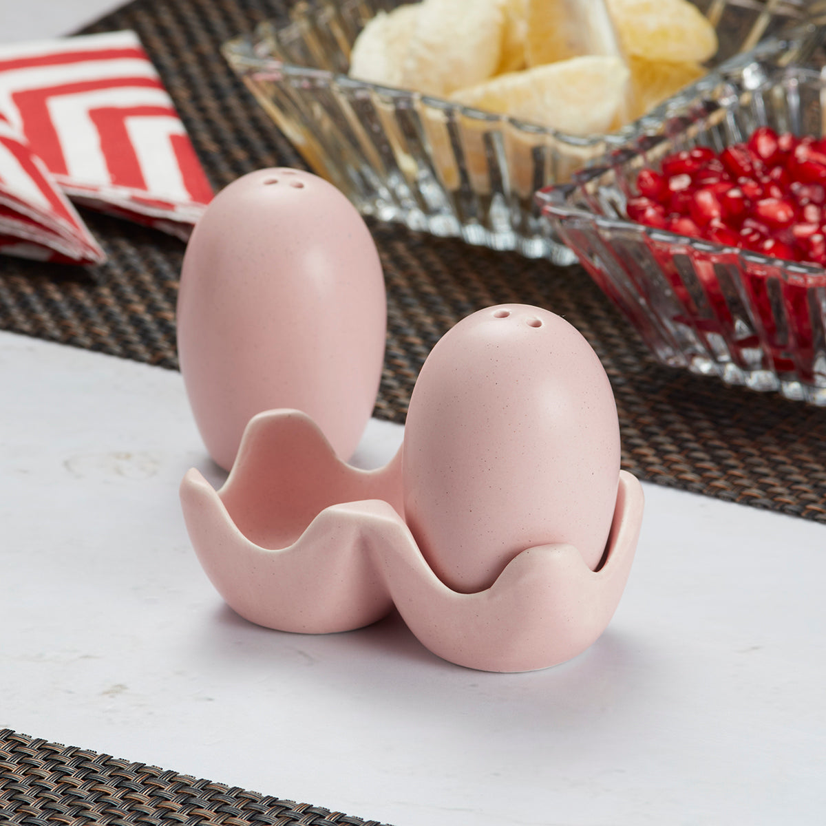 Ceramic Salt and Pepper Set with tray, Egg Design, Pink (8579)