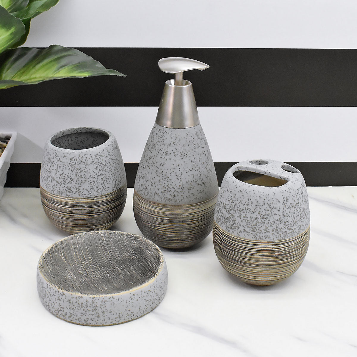 Ceramic Bathroom Accessories Set of 4 Bath Set with Soap Dispenser (8850)