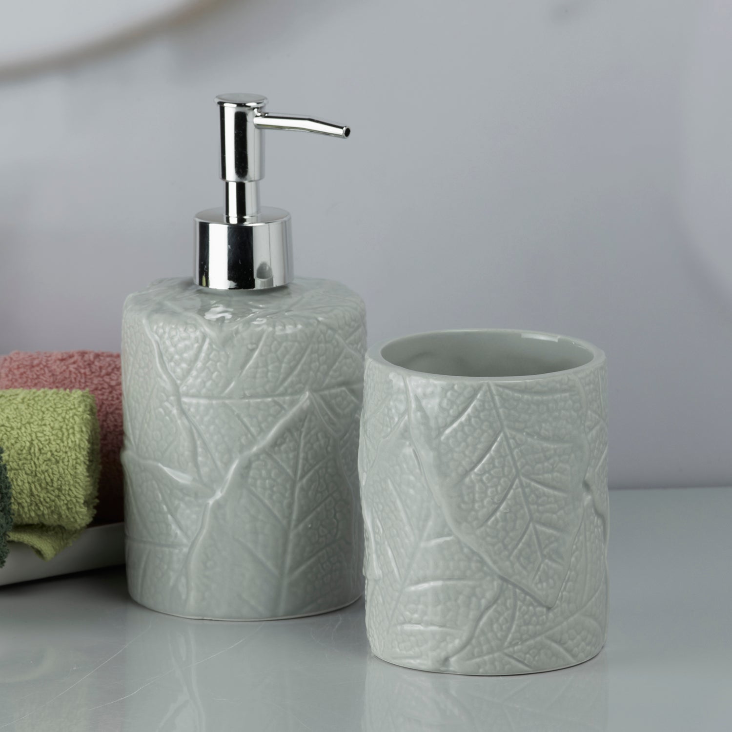 Ceramic Bathroom Accessories Set of 2 Bath Set with Soap Dispenser (9607)