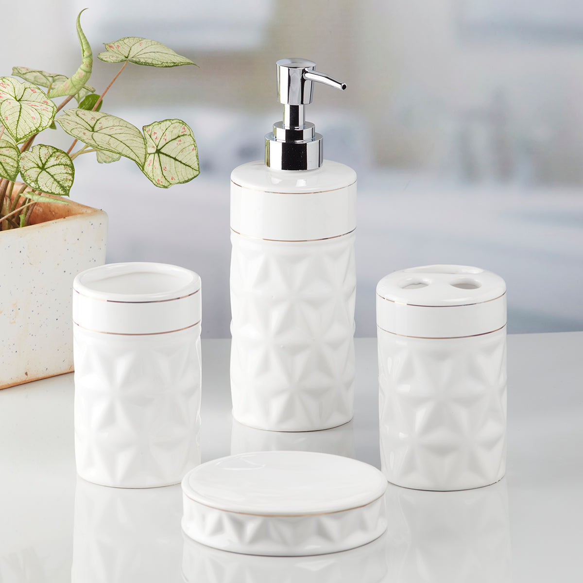 Ceramic Bathroom Accessories Set of 4 Bath Set with Soap Dispenser (9847)