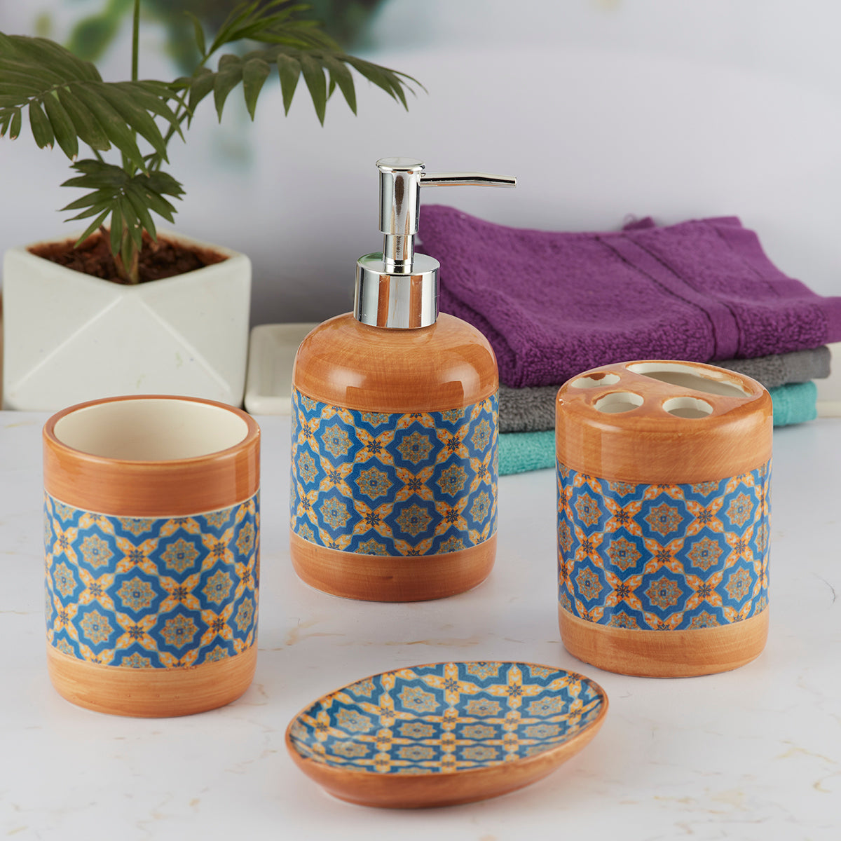 Ceramic Bathroom Accessories Set of 4 Bath Set with Soap Dispenser (9860)