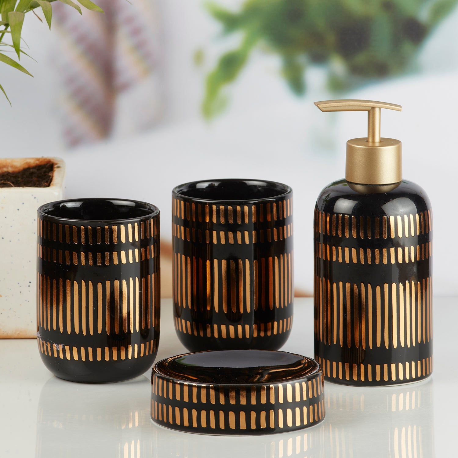Ceramic Bathroom Accessories Set of 4 Bath Set with Soap Dispenser (10071)