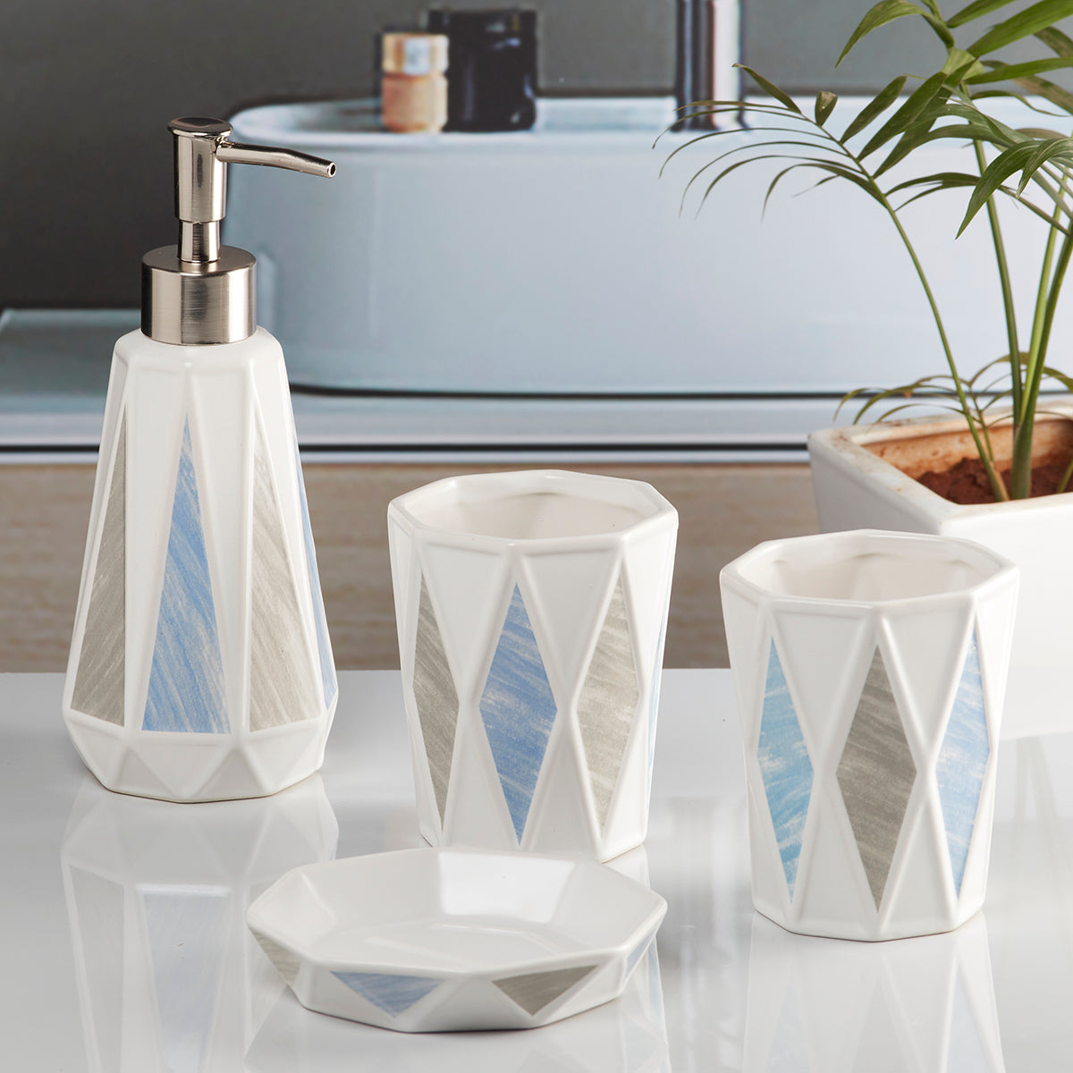 Ceramic Bathroom Accessories Set of 4 Bath Set with Soap Dispenser (10085)