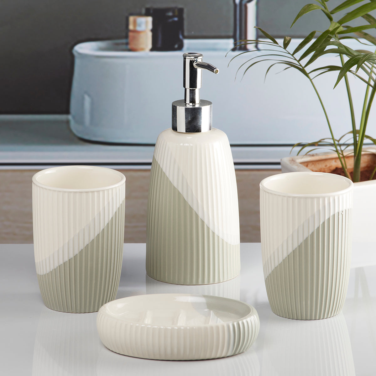 Ceramic Bathroom Accessories Set of 4 Bath Set with Soap Dispenser (10101)