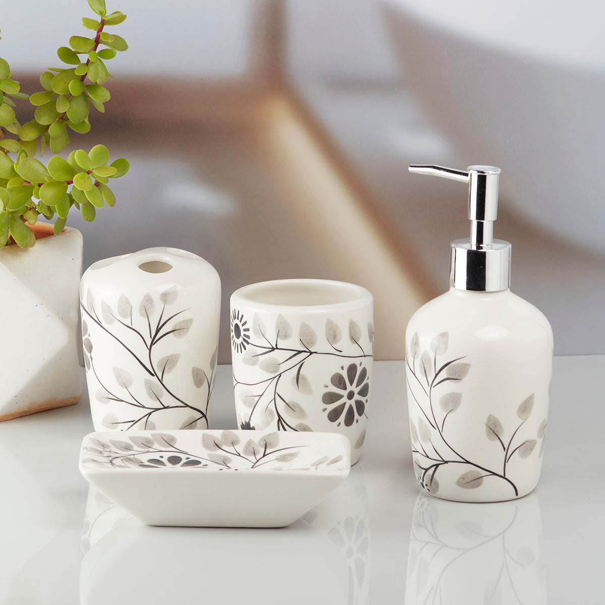 Ceramic Bathroom Accessories Set of 4 Bath Set with Soap Dispenser (10164)
