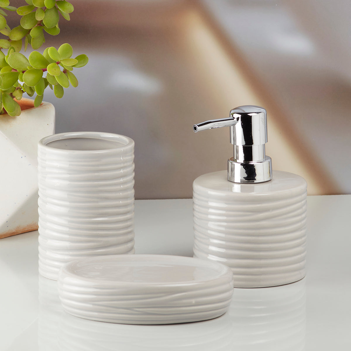 Ceramic Bathroom Accessories Set of 3 Bath Set with Soap Dispenser (10198)