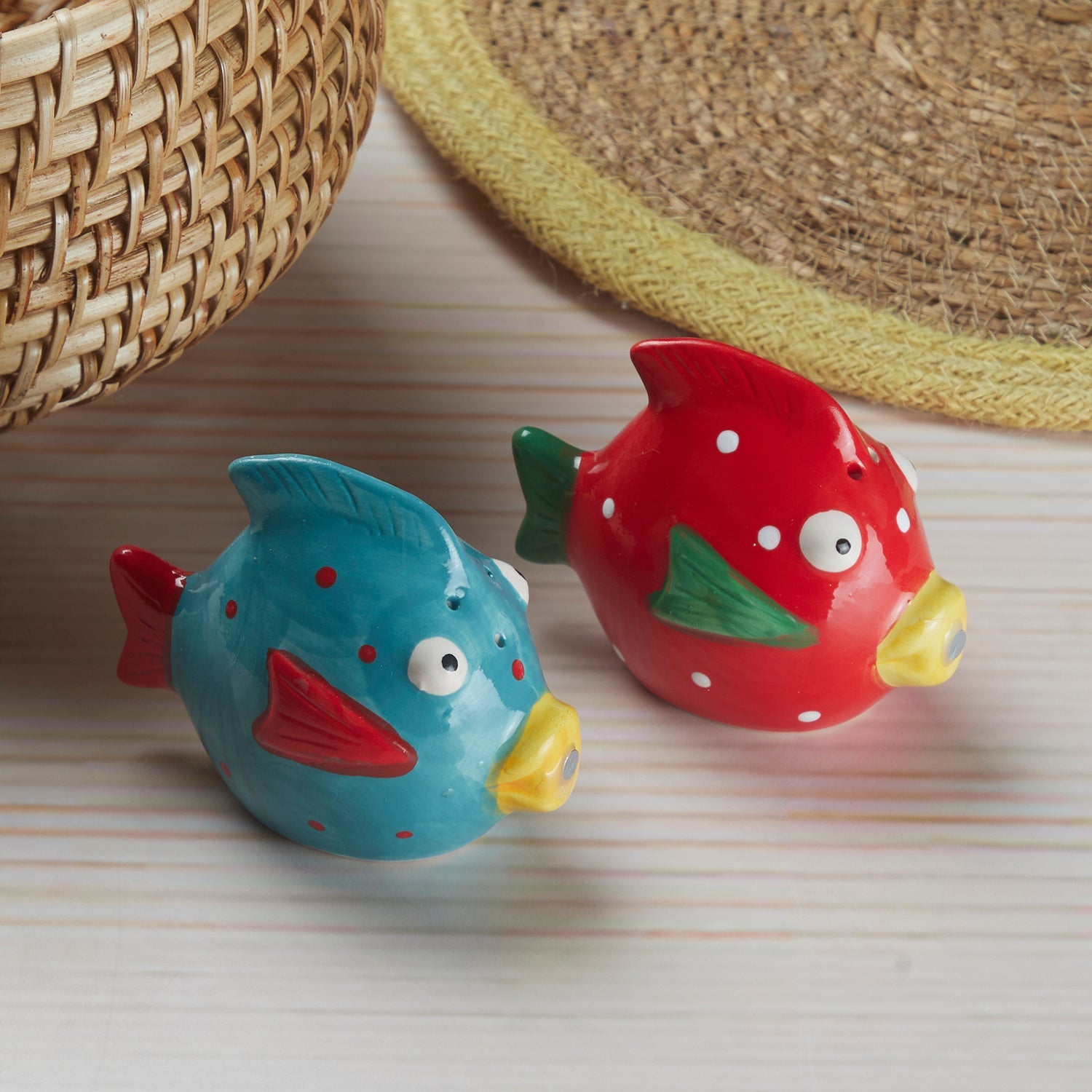 Ceramic Salt and Pepper Set with tray, Fish Design (10281)